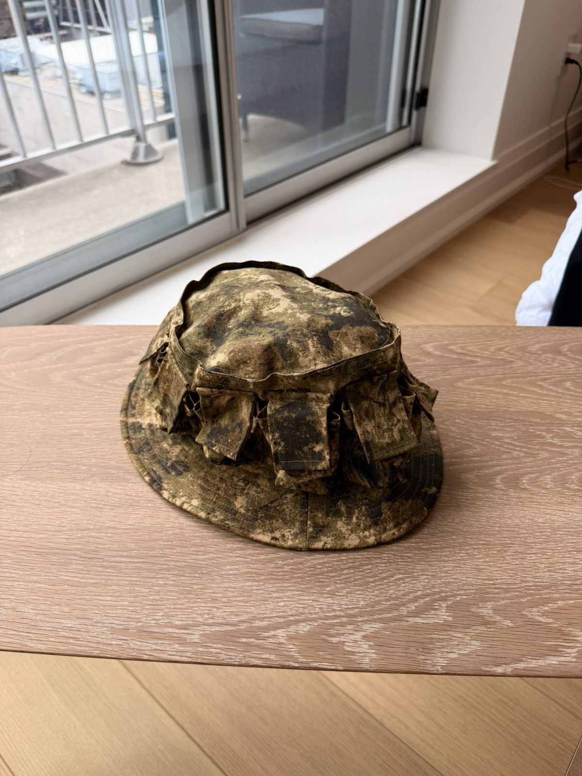 General Research AW98 General Research ‘Parasite’ 10 Cargo Pocket Camo Bucket Size ONE SIZE - 1 Thumbnail