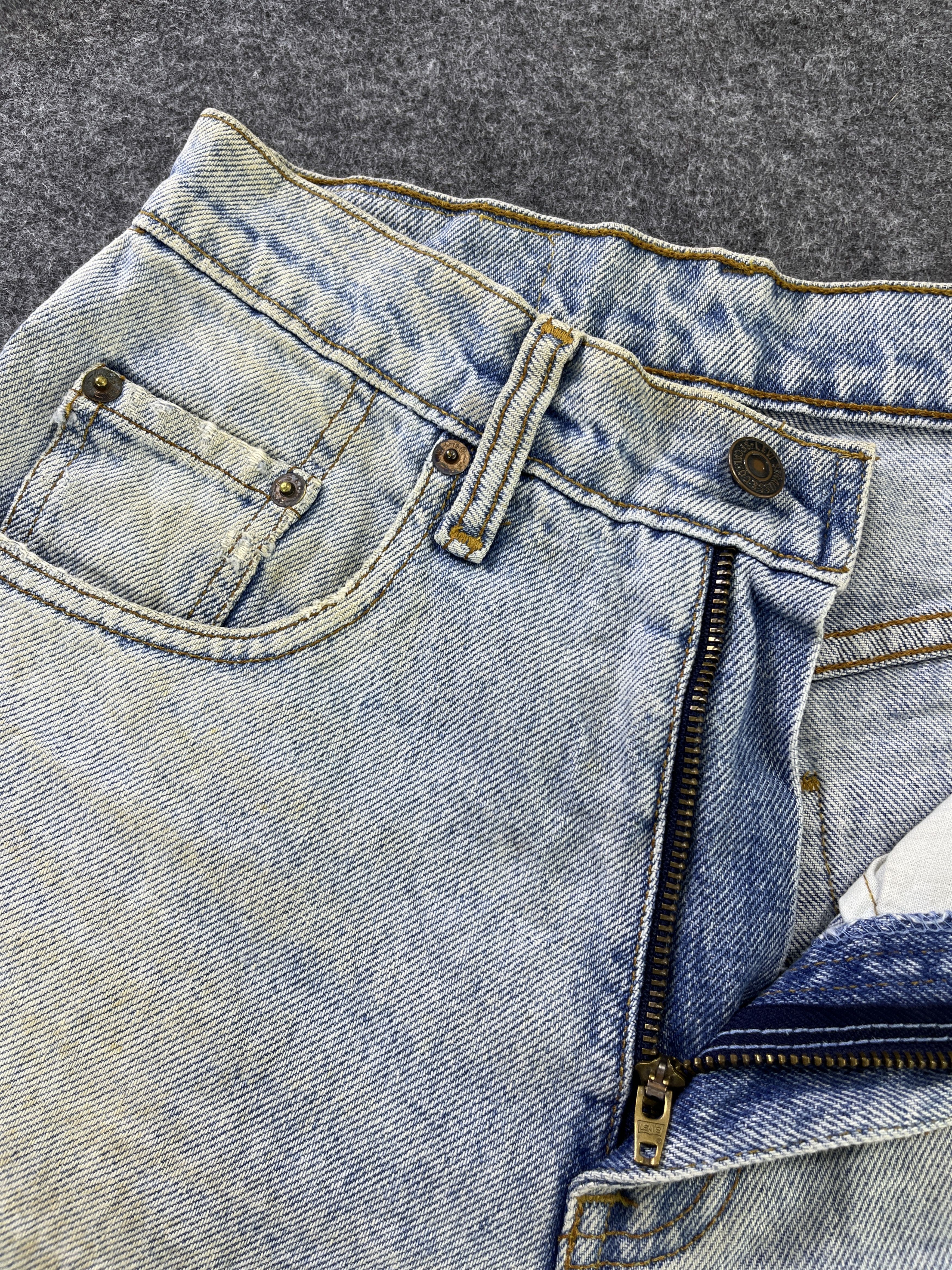 Levi's 90's Vintage Levis 514 Light Wash Jeans - J926 Size 26" / US 2 / IT 38 - 8 Thumbnail