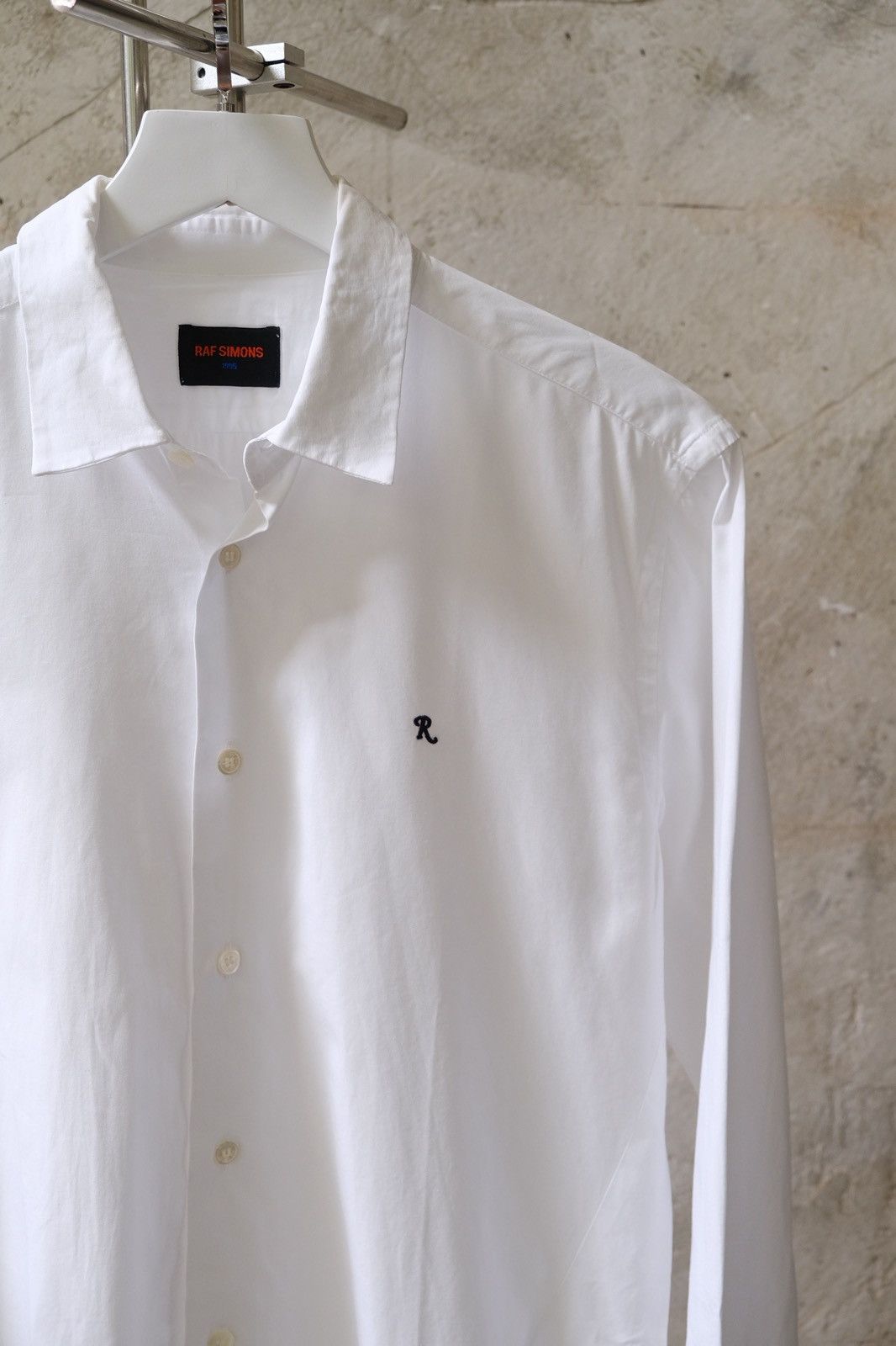 Raf Simons Raf Simons 1995 R Embroidered Classic Shirt Size US M / EU 48-50 / 2 - 5 Thumbnail