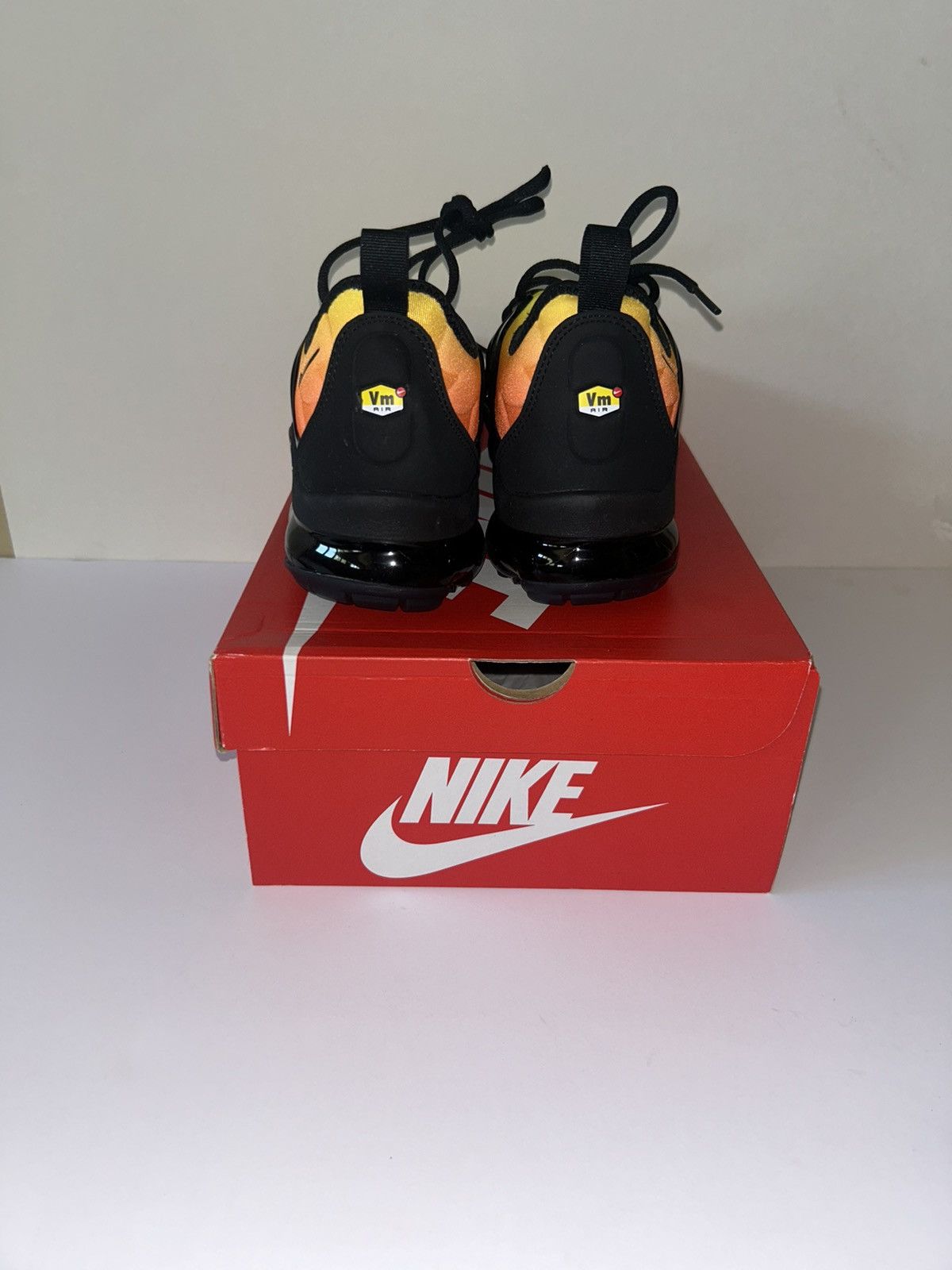 Nike Air Vapormax Plus Size US 9 / EU 42 - 4 Thumbnail