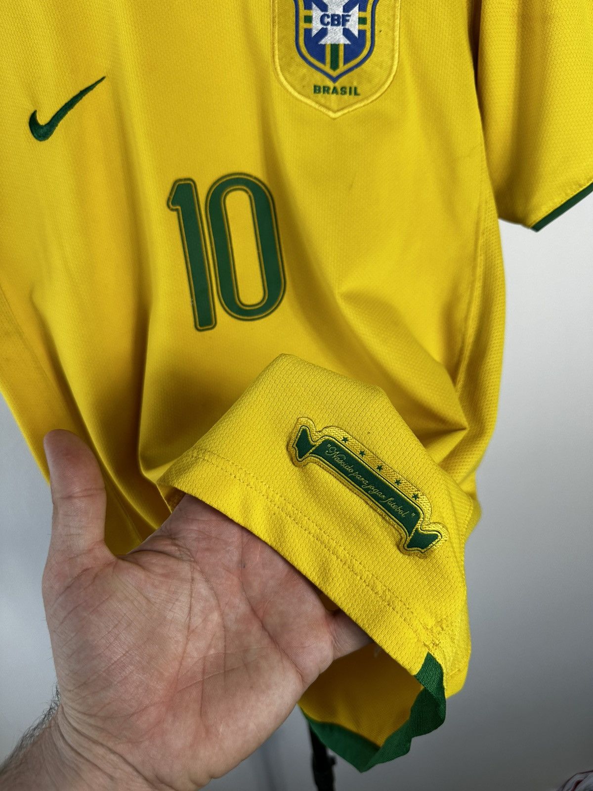 Nike Vintage Nike Brazil 2004/06 Home Jersey Ronaldinho #10 Size US M / EU 48-50 / 2 - 4 Thumbnail