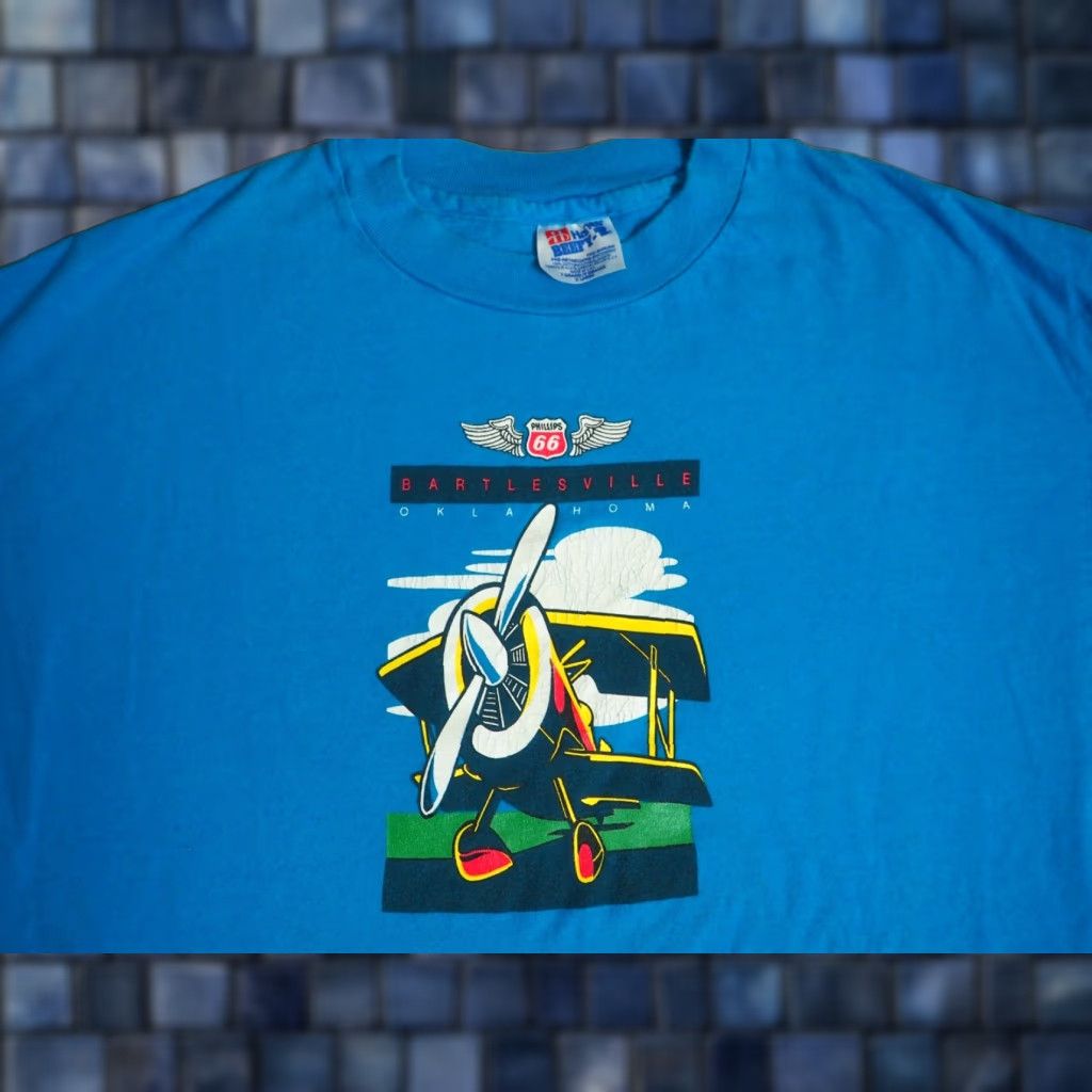 Hanes VTG Hanes Phillips 66 Oklahoma Aviation Airplane USA Blue Tee T-Shirt XL Shirt Mens 90s Graphic Cotton Short Sleeve Vintage Size US XL / EU 56 / 4 - 1 Thumbnail