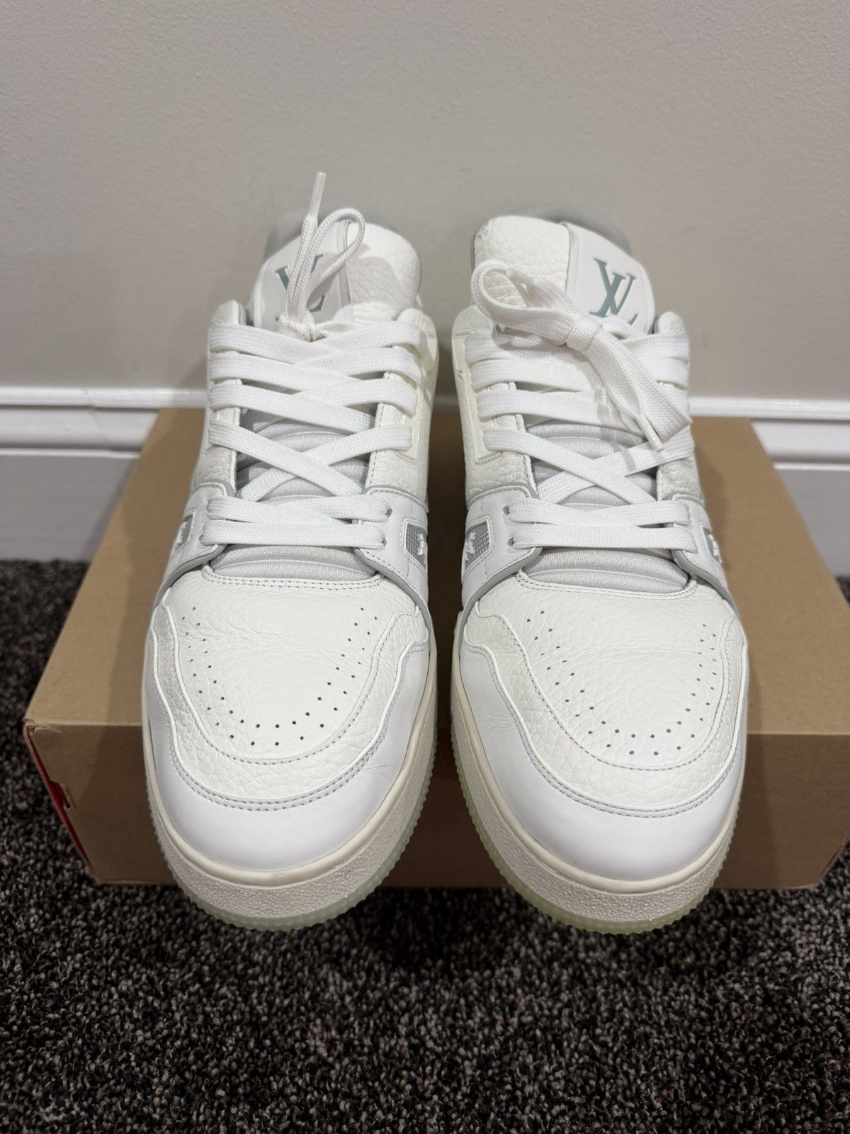 Louis Vuitton Louis Vuitton x Virgil All White #54 Low Top Trainer Sneaker Size US 9 / EU 42 - 5 Thumbnail