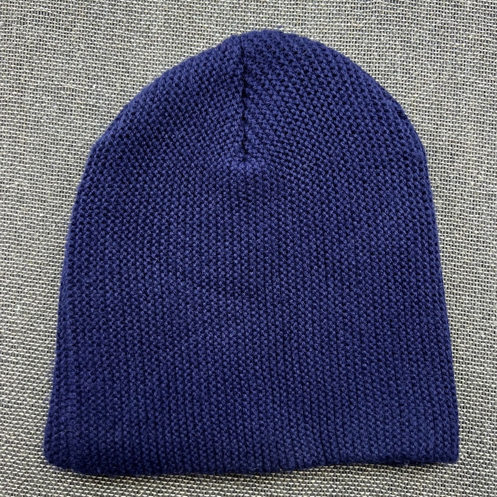 Nike VINTAGE Nike Bowler Beanie Hat One Size Red Blue Central Swoosh Unisex Adults Knit Beanie Mens Womens Boys Girls Size ONE SIZE - 3 Thumbnail