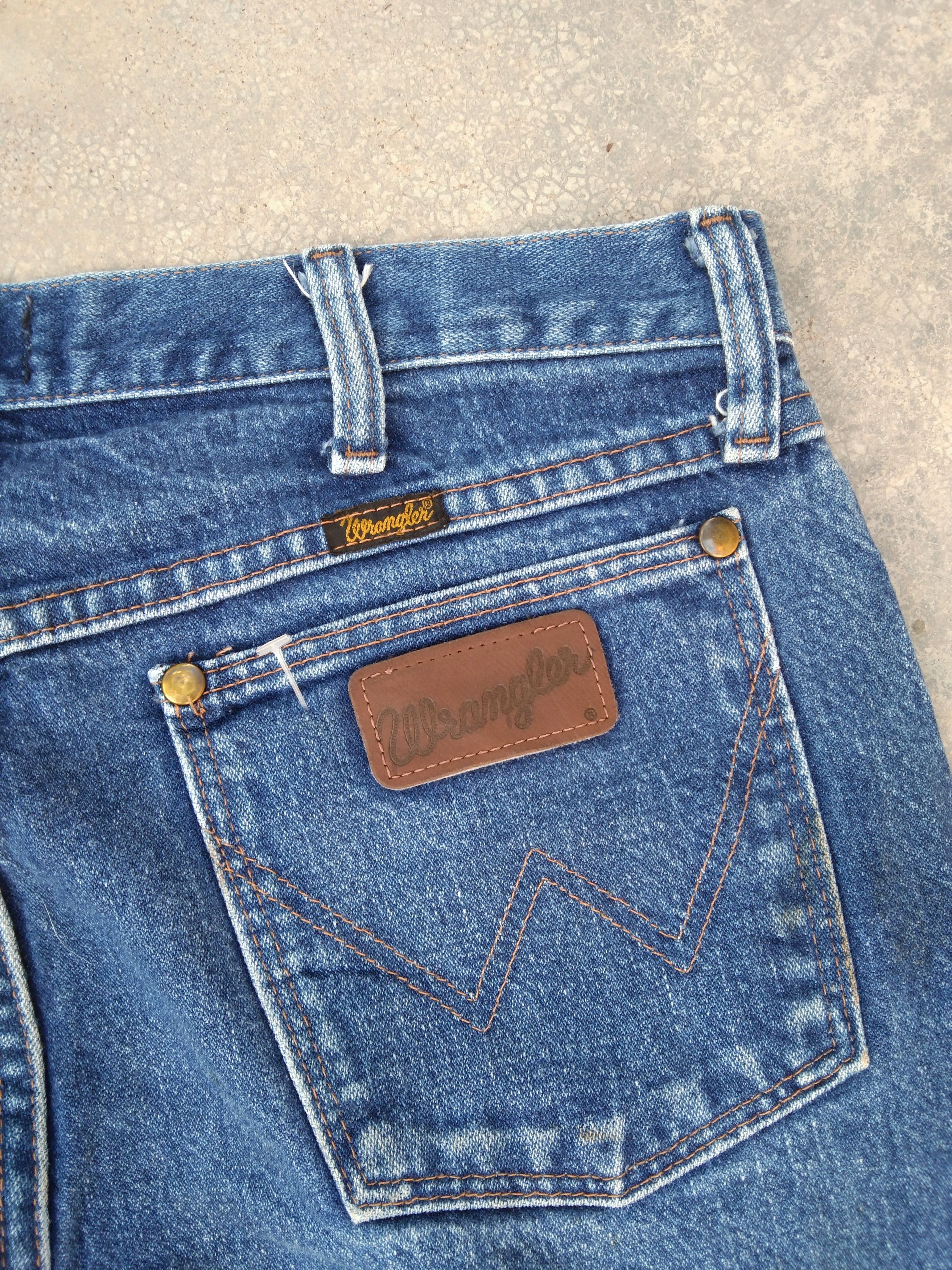 Wrangler 90s Vintage Wrangler Distressed Jeans 32x36 Size US 32 / EU 48 - 3 Thumbnail