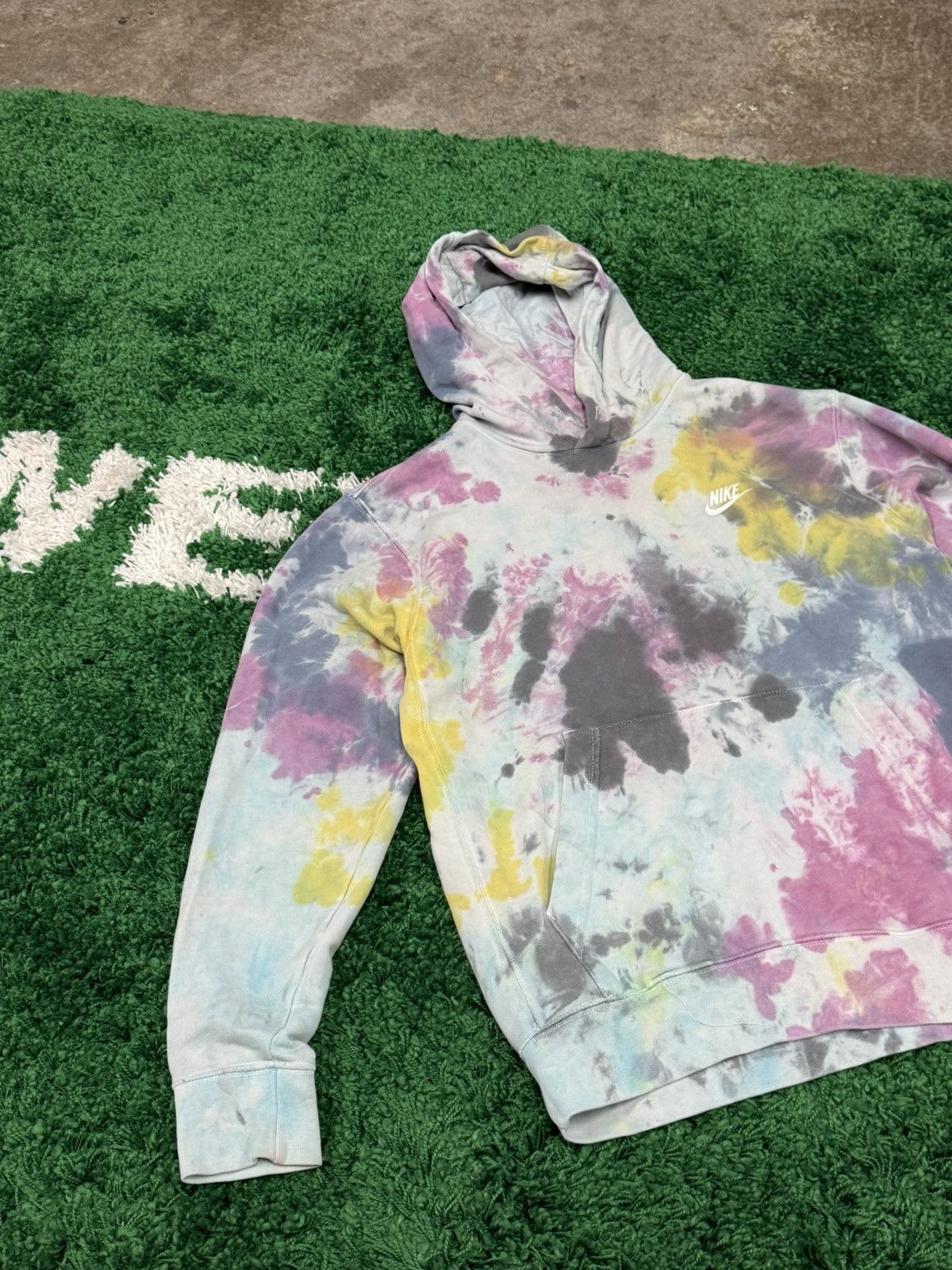 Nike Nike Tie Dye Logo Mini Swoosh Hoodie Small Size US S / EU 44-46 / 1 - 2 Thumbnail