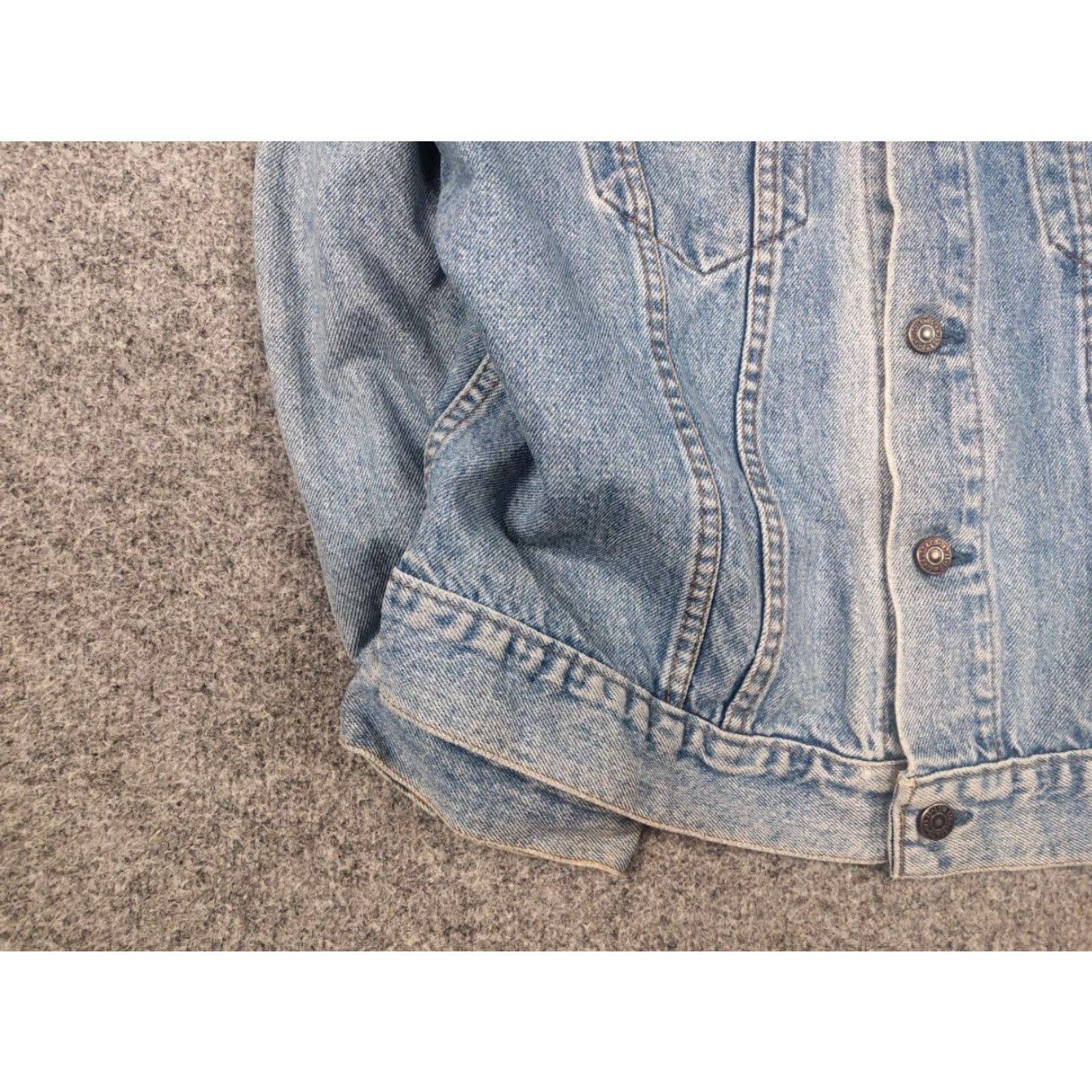 Levi's VINTAGE Levi's Trucker Jacket Denim Blue 70s USA Made 75505 0212 M Blue Denim Jacket Mens 70s USA Trucker 75505 0212 Size US M / EU 48-50 / 2 - 7 Thumbnail