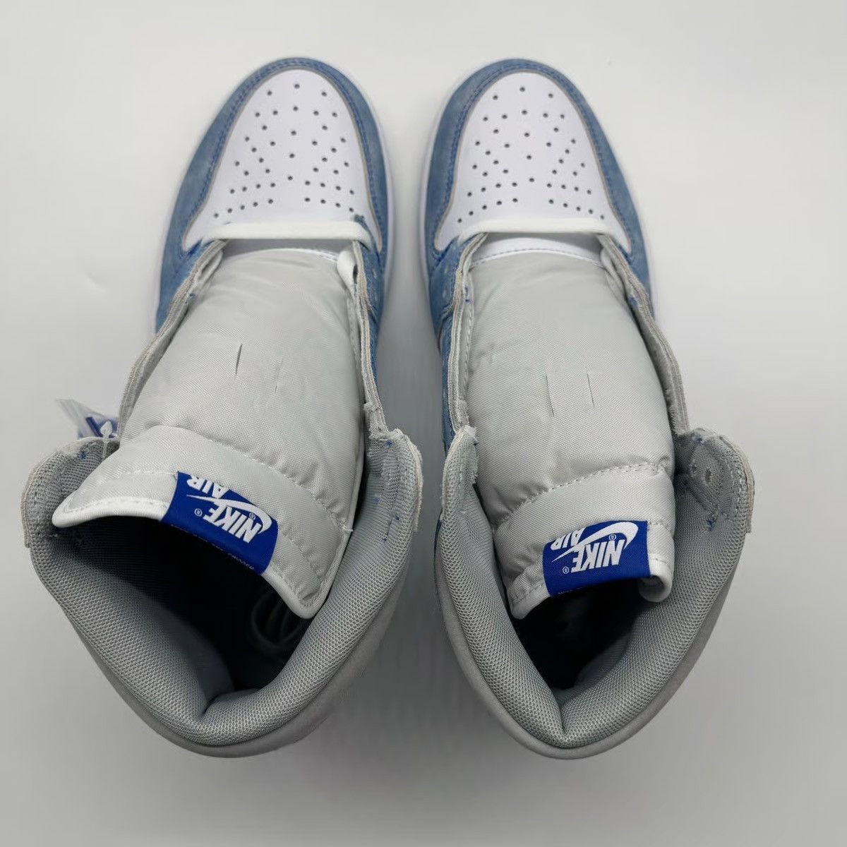 Jordan Brand Jordan 1 Retro High Hyper Royal Smoke Grey Size US 10.5 / EU 43-44 - 5 Thumbnail