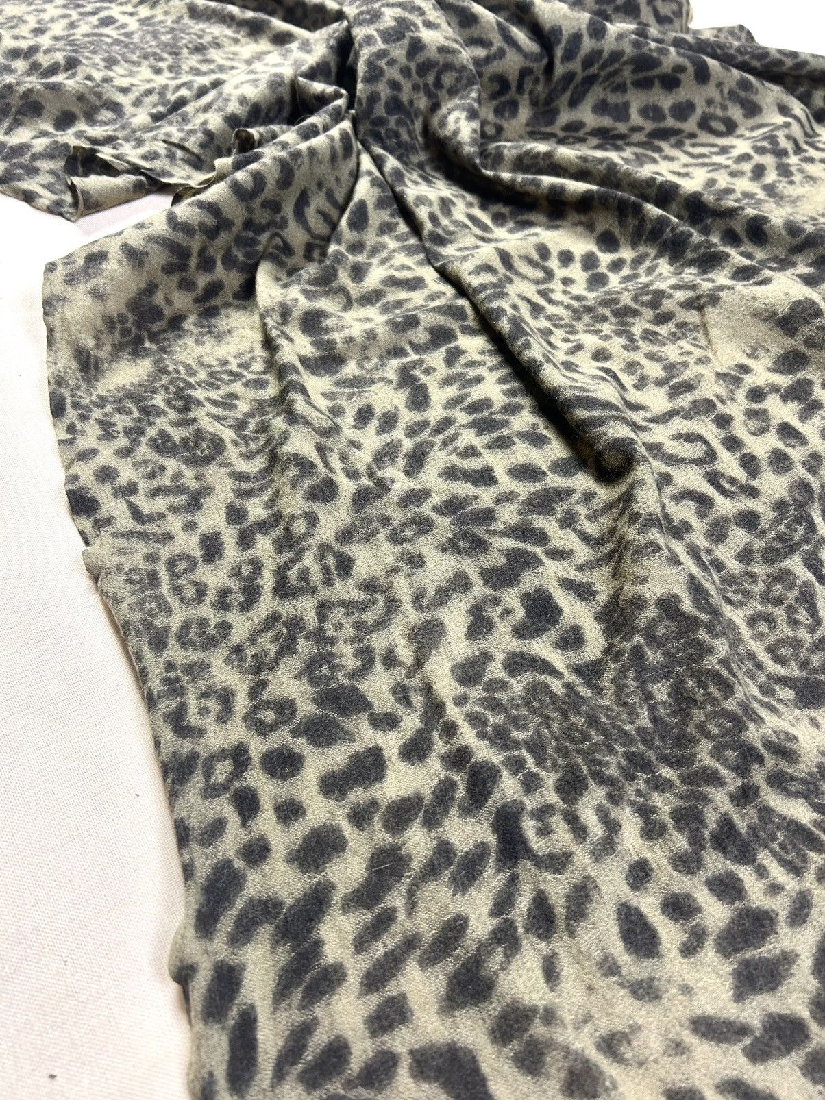 Hugo Boss Hugo Boss Orange animal print scarf Size ONE SIZE - 6 Thumbnail