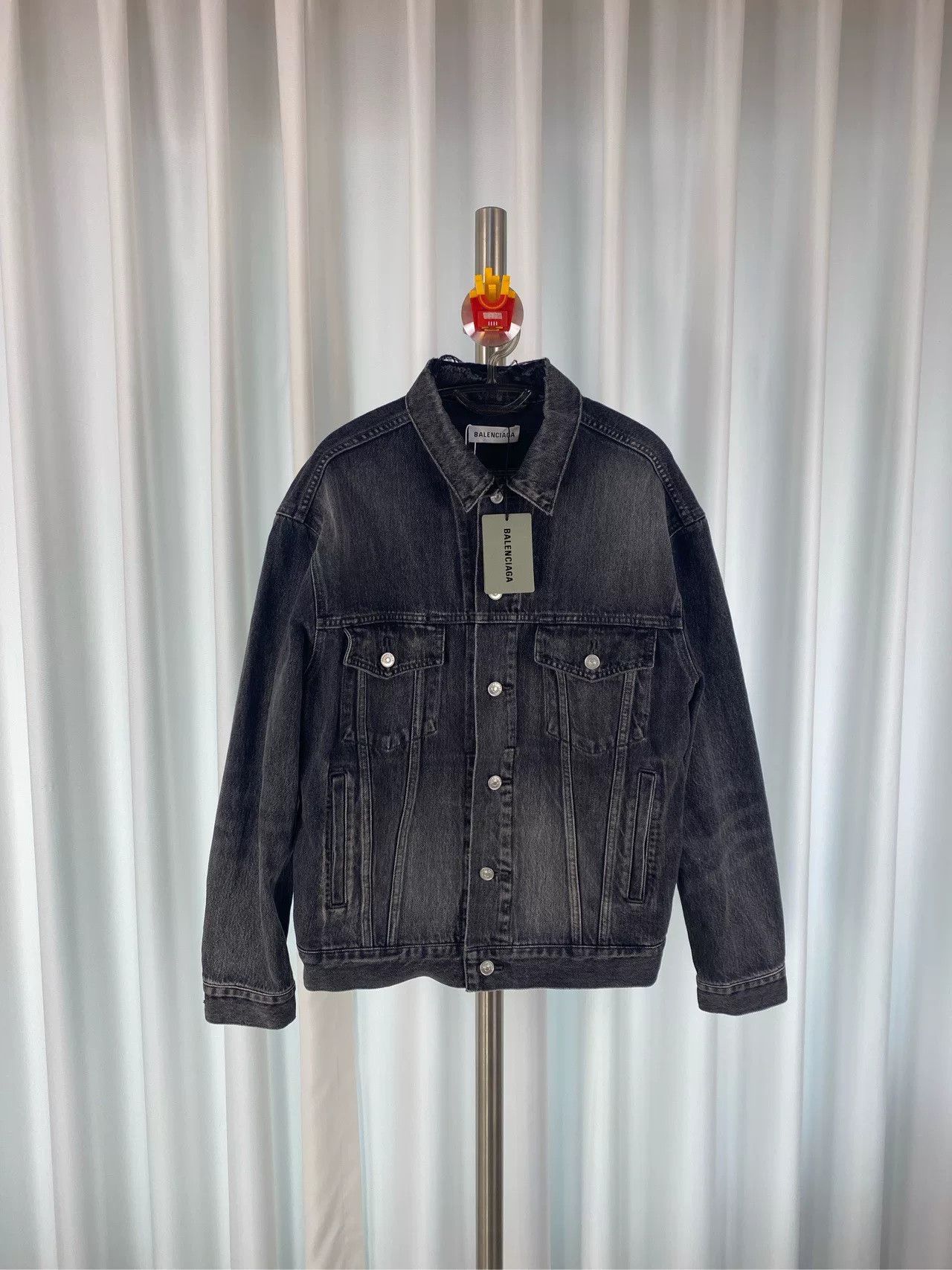 Balenciaga Balenciaga Back Logo Denim Jacket Size XS / US 0-2 / IT 36-38 - 1 Thumbnail