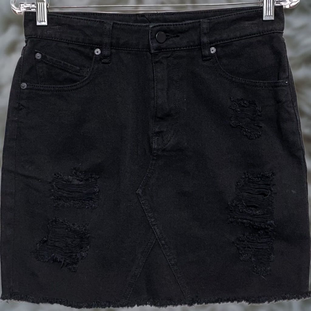 Volcom VINTAGE Volcom Skirt Ladies S Black Denim Mini Grunge High Rise Distressed Frayed Hem 90s Style Size 28" / US 6 / IT 42 - 1 Thumbnail