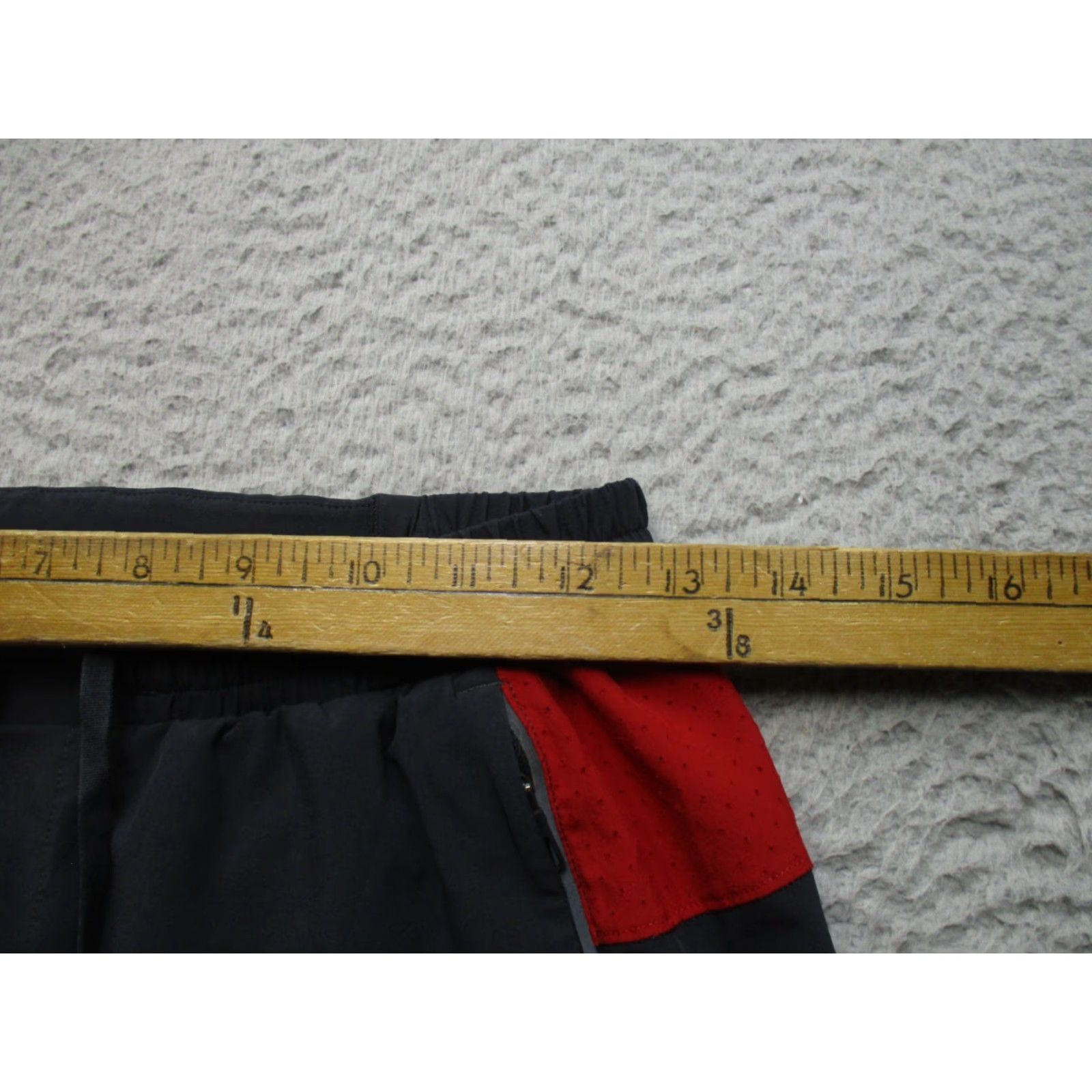 Lululemon VINTAGE? No. Size US 29 - 3 Thumbnail