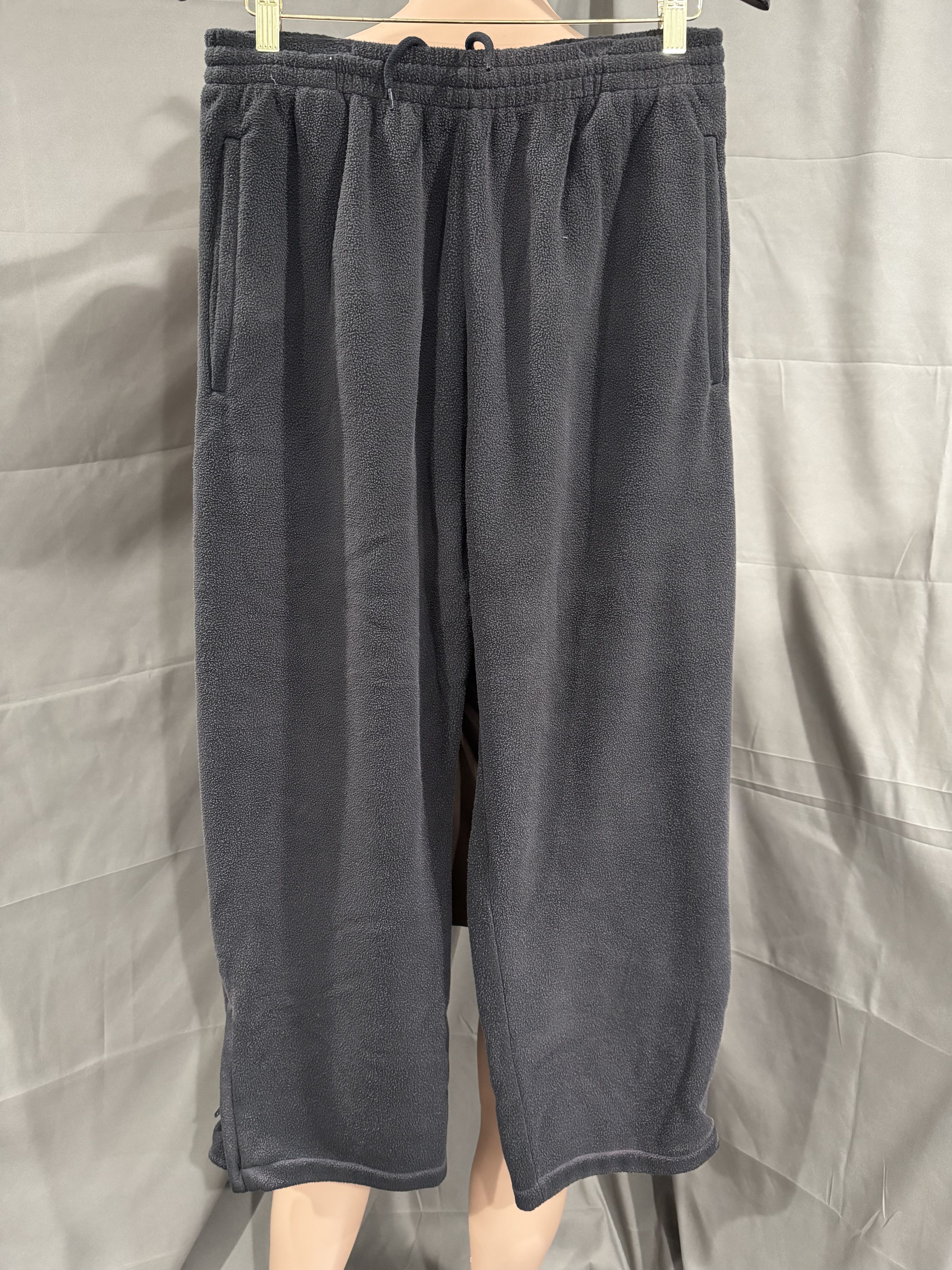 Gap × Yeezy Yeezy Gap LA H10 Polar Fleece Black Sweatpants Size Medium Size US 32 / EU 48 - 1 Thumbnail