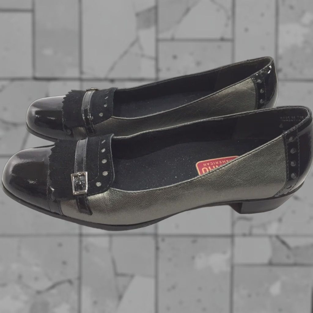 Vintage MUNRO American Womens Flats Black 6M Patent Cap Toe Kiltie Leather Ballet Flat Womens Shoes Size ONE SIZE - 1 Thumbnail