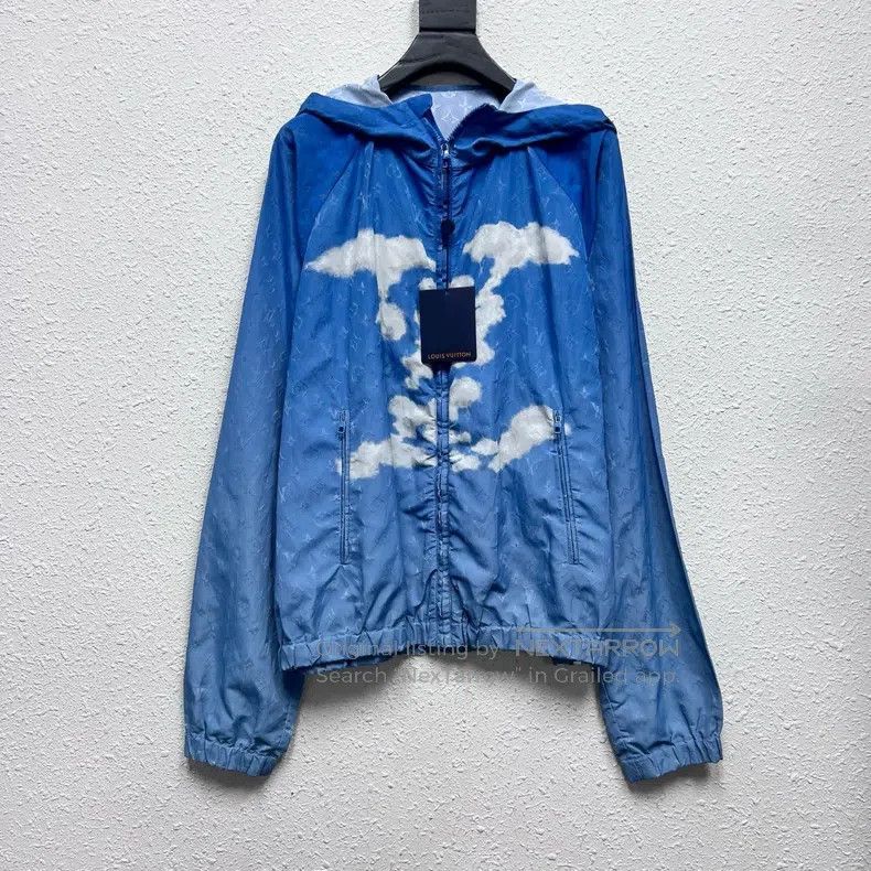Louis Vuitton Louis Vuitton Blue sky and white clouds presbyopia LOGO as Size US L / EU 52-54 / 3 - 1 Thumbnail