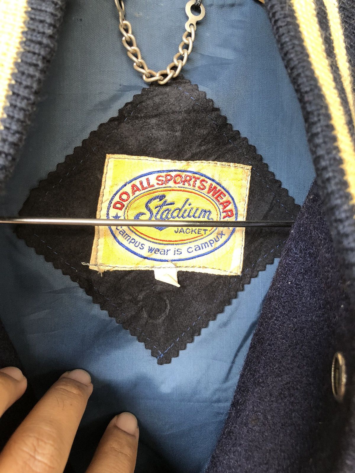MLB Vintage 90s MLB Dodgers Varsity Arm Leather Tag Stadium Size US M / EU 48-50 / 2 - 14 Thumbnail