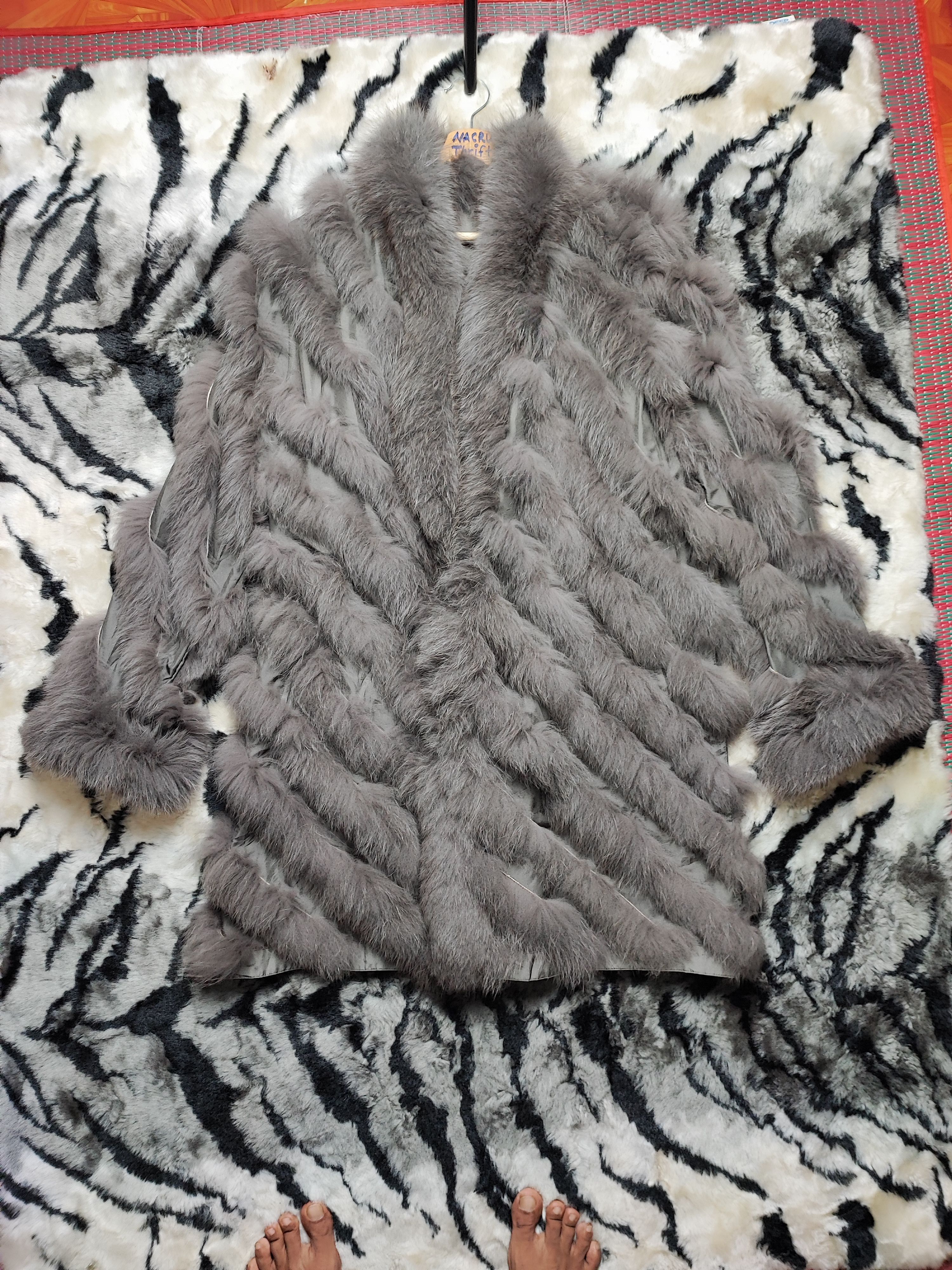 Le Grande Bleu (L.G.B.) Vintage Real Fur Bondage Coat Ravissant Size L / US 10 / IT 46 - 6 Thumbnail