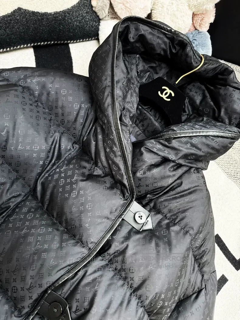 Louis Vuitton Louis Vuitton Black presbyopic printed small logo with pre Size S / US 4 / IT 40 - 5 Thumbnail