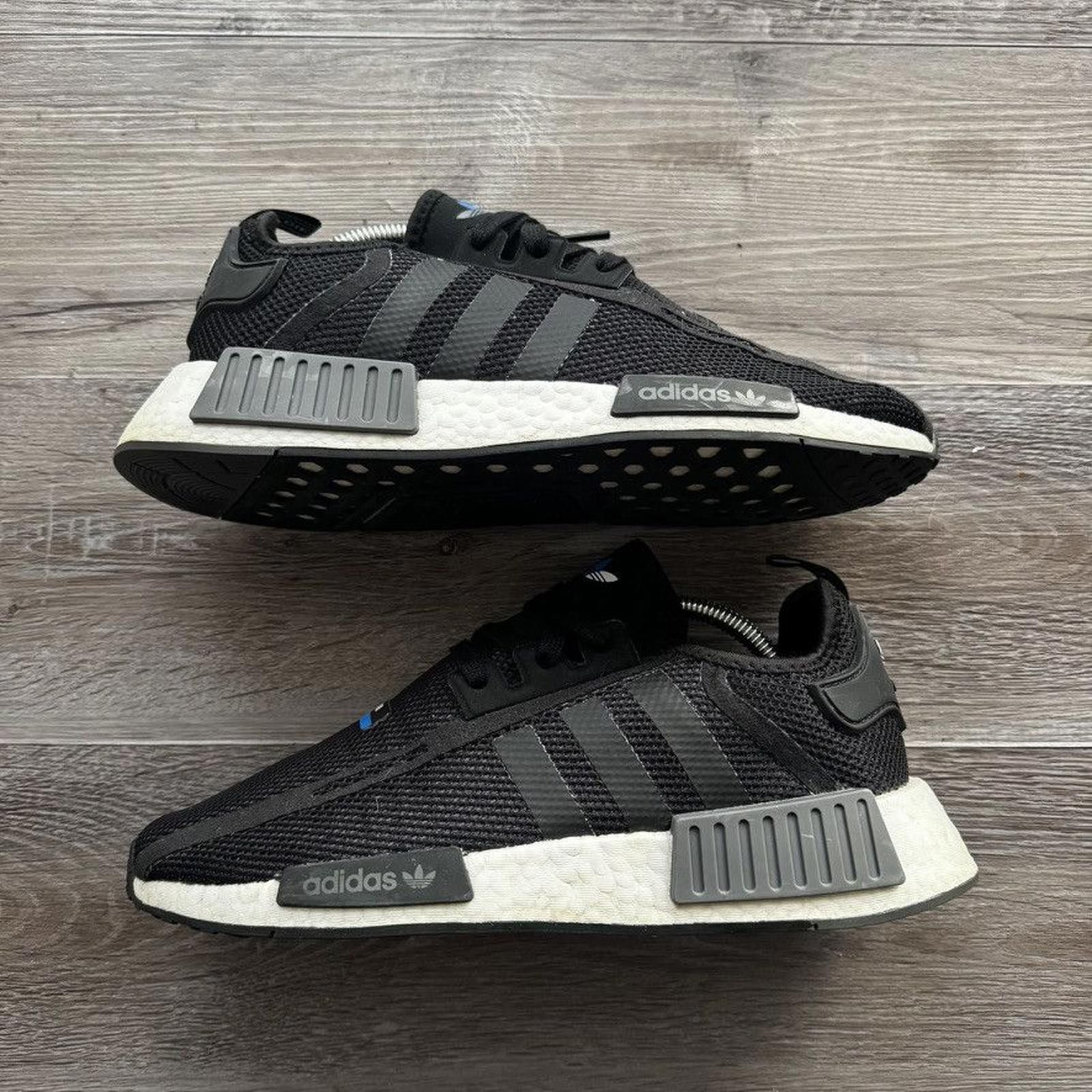 Adidas adidas • NMD_R1 "Core Black" (9M) Size US 9 / EU 42 - 2 Thumbnail