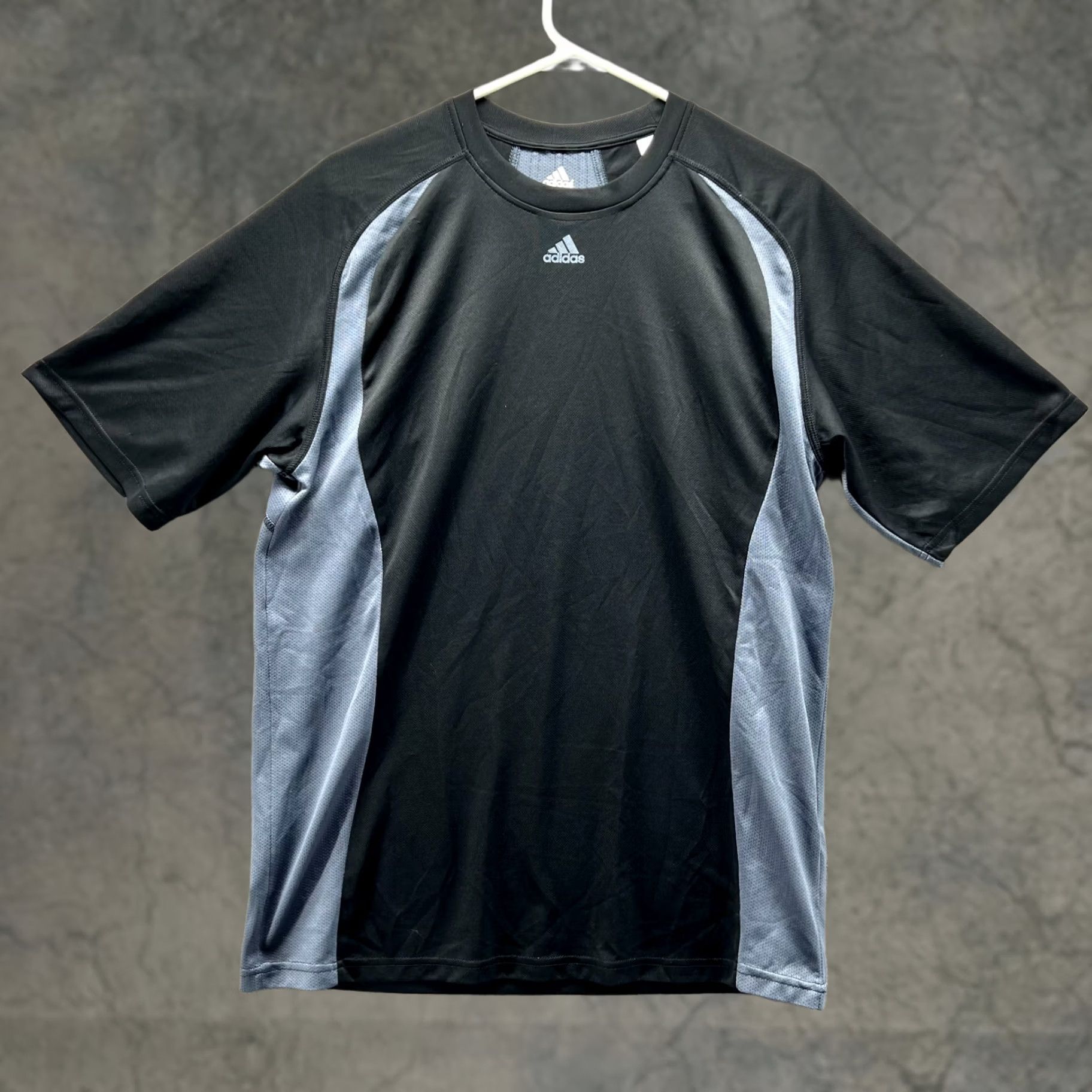 Adidas Adidas Shirt Men Medium Black Blue Crewneck Gym Polyester Trefoil Jersey Vtg Size US M / EU 48-50 / 2 - 1 Thumbnail