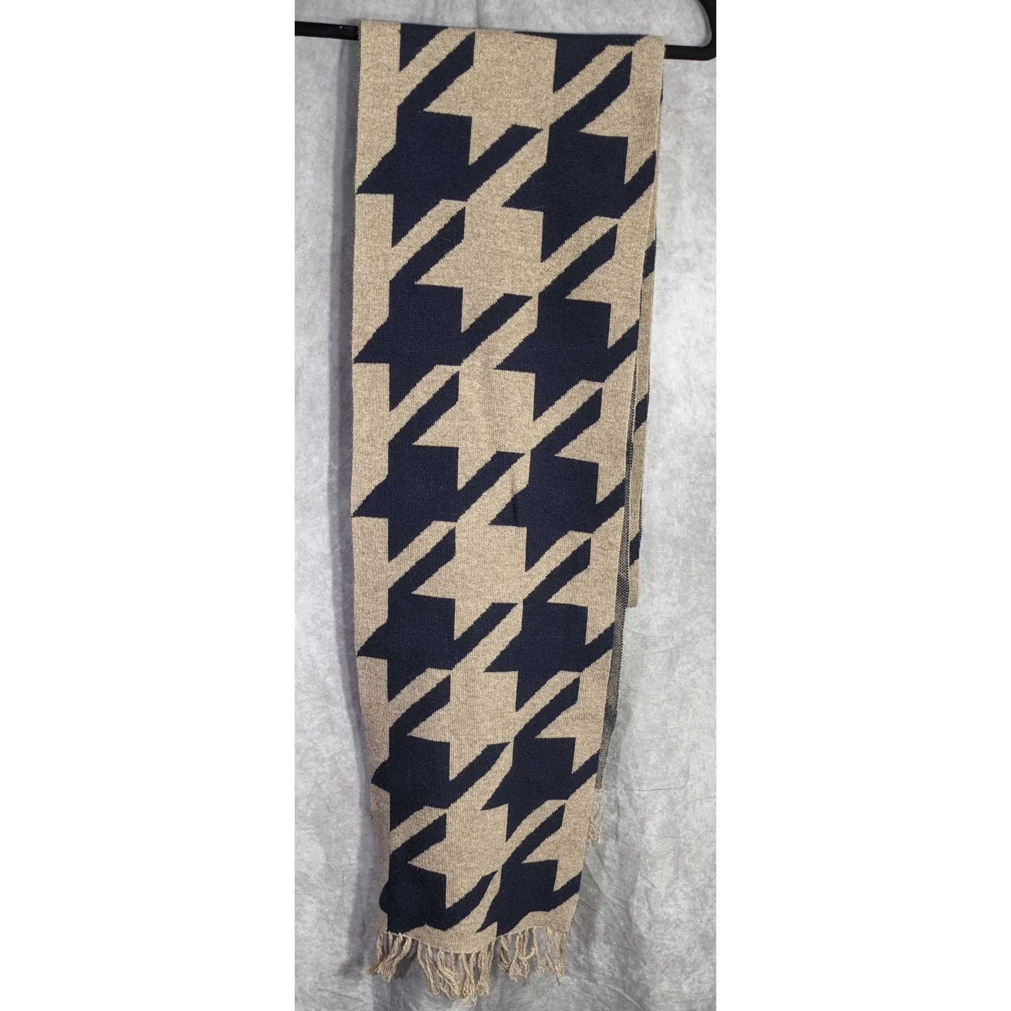 Other Preppy Houndstooth Pattern Tan & Navy Knit Scarf With Fringe Size ONE SIZE - 4 Thumbnail