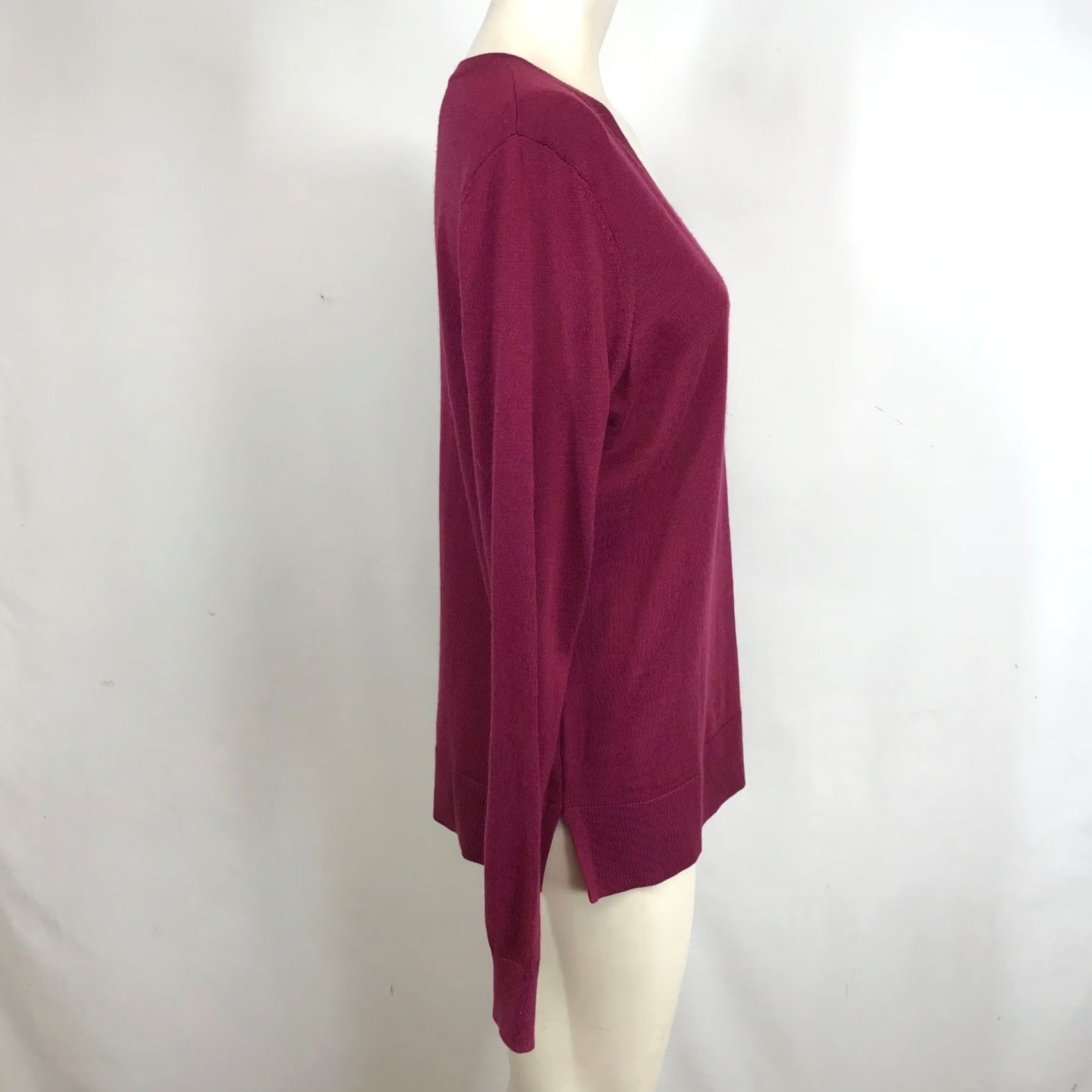 Vintage KATHERINE BARCLAY Women's M Merino Wool V Neck Long Sleeve Sweater Burgundy Size M / US 6-8 / IT 42-44 - 4 Thumbnail