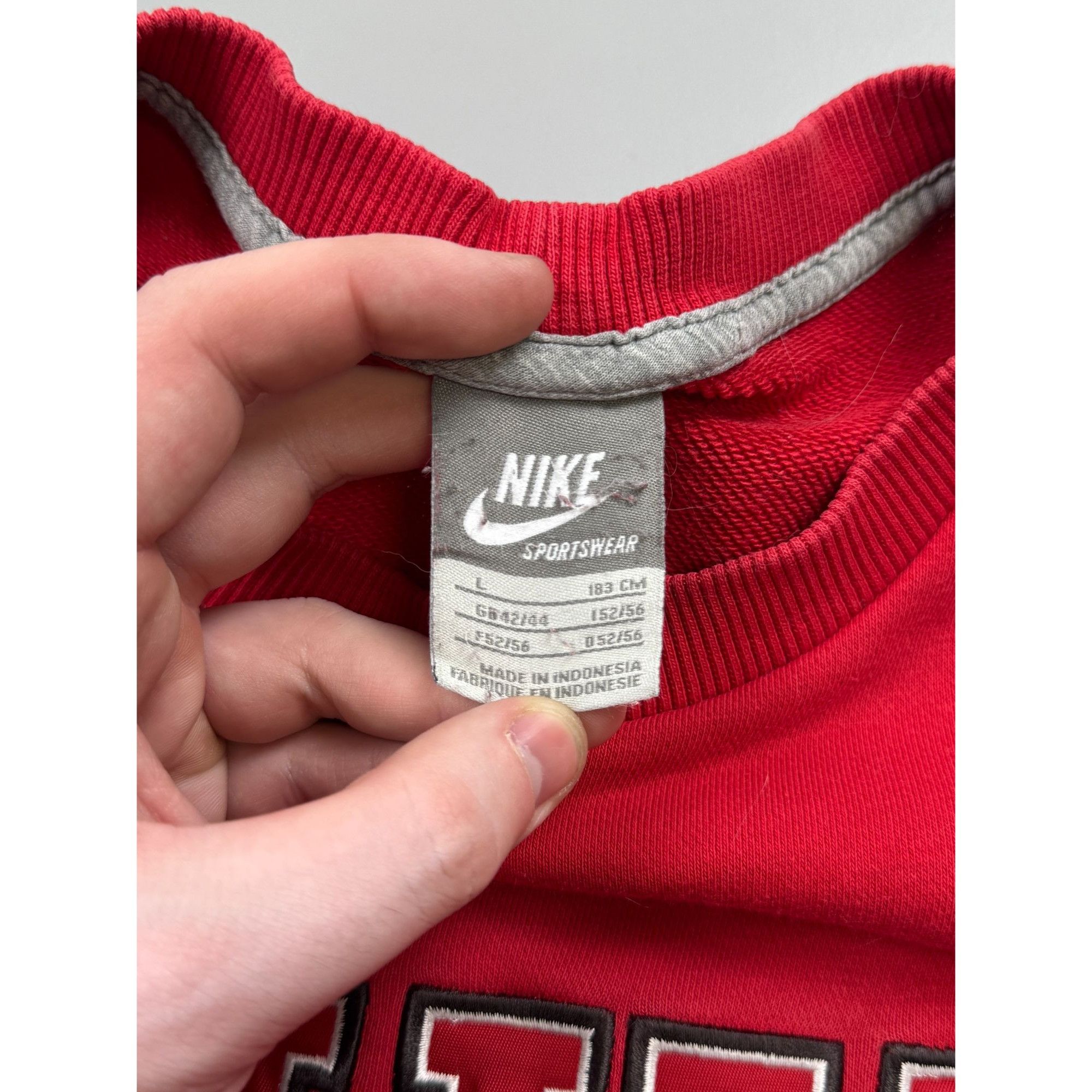 Nike Vintage 00’s Nike Sportswear Crewneck Red Sweatshirt (YG018) Size US L / EU 52-54 / 3 - 7 Thumbnail