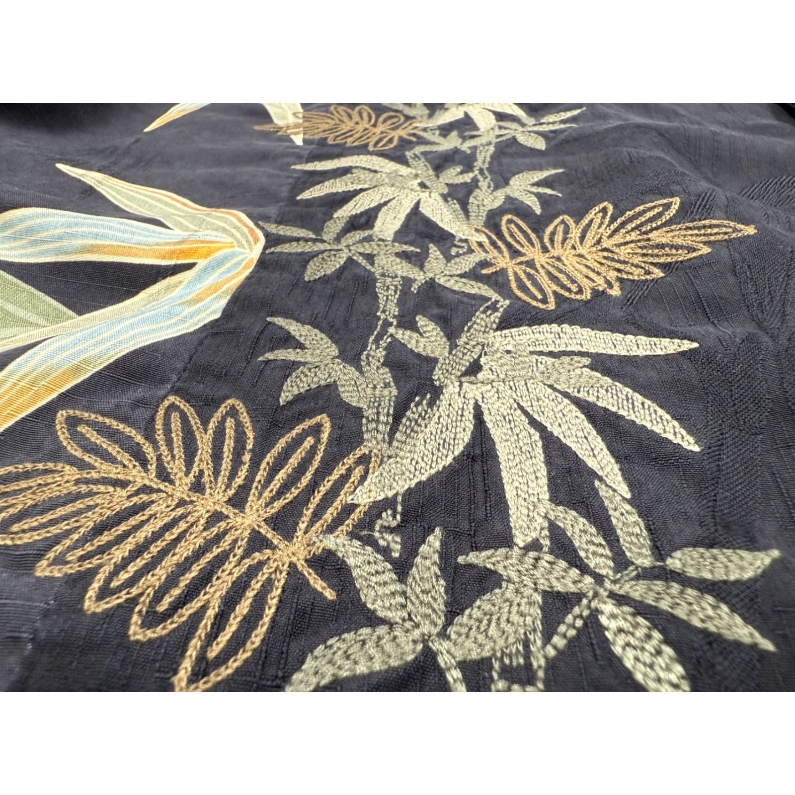 Tommy Bahama VINTAGE Tommy Bahama Shirt Men XL Black Silk Button Up Tiki Hawaiian Embroidered Size US XL / EU 56 / 4 - 4 Thumbnail