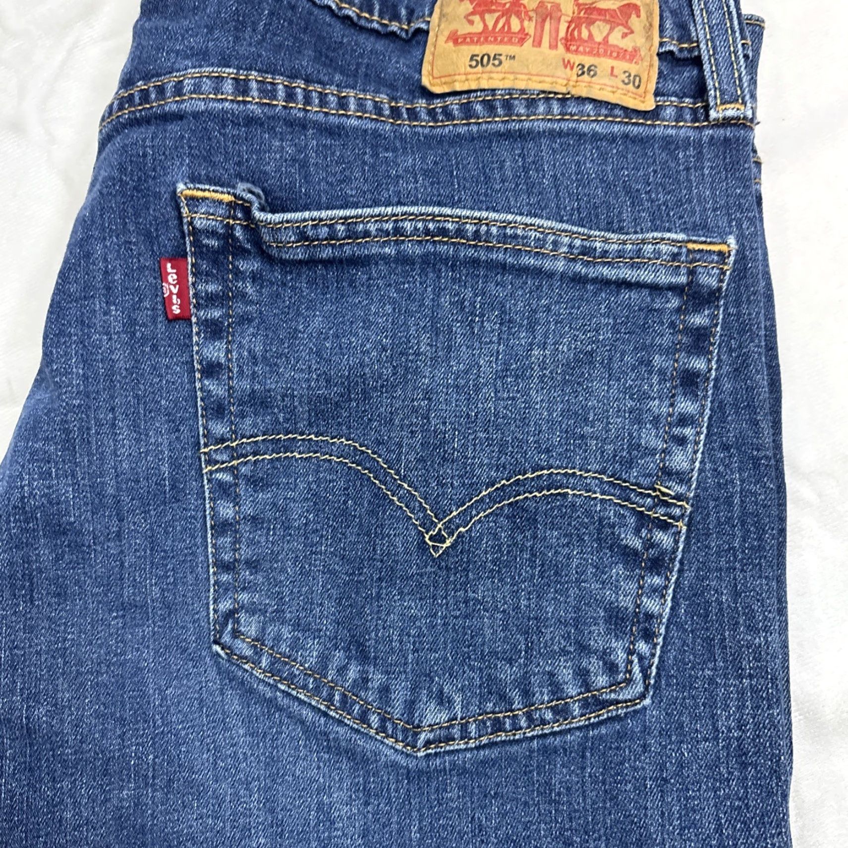 Levi's Levi's 505 Jeans Medium Wash Men Adult 36x30 Straight Leg Blue Denim Regular Pocket Coin 90s? Size US 36 / EU 52 - 3 Thumbnail