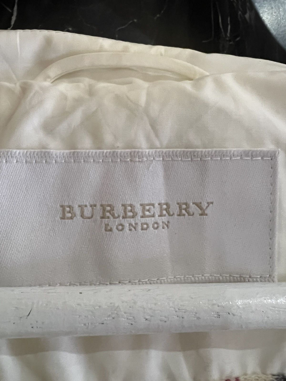 Burberry BURBERRY LONDON WHITE JACKET Size US S / EU 44-46 / 1 - 10 Thumbnail