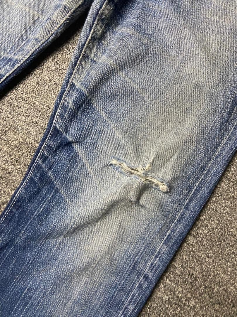 Uniqlo Uniqlo Men’s Skinny Fit Tapered Jeans (172) Size US 33 - 8 Thumbnail