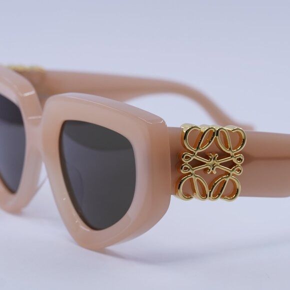 Loewe Loewe LW40154U 72E Sunglasses Shiny Pink Cat Eye Frame Size ONE SIZE - 9 Thumbnail