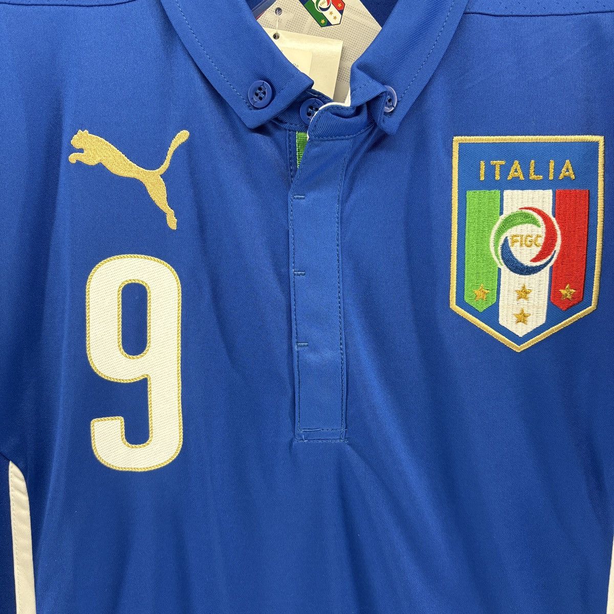 Puma Balotelli Italy 2014 Home Puma Soccer Football Jersey Kit Size US M / EU 48-50 / 2 - 3 Thumbnail