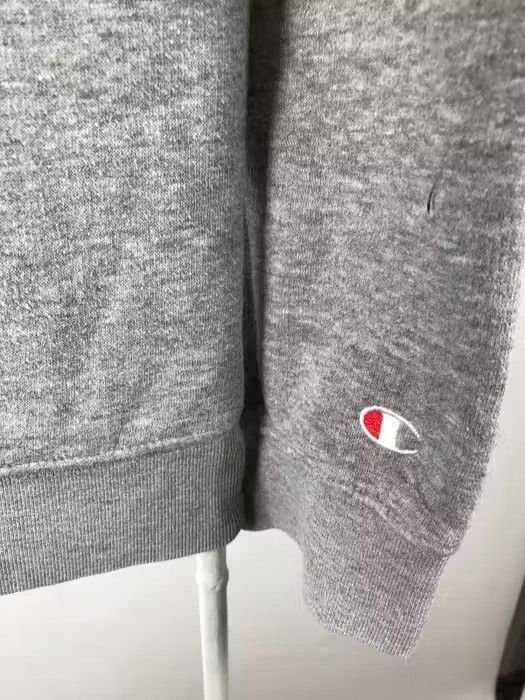 Champion Champion sweatshirt vintage embroidered logo size Medium Size US M / EU 48-50 / 2 - 5 Thumbnail