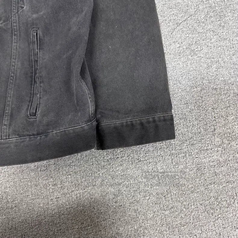 Balenciaga Balenciaga Double B Graffiti Logo Single Breasted Denim Ja Size US L / EU 52-54 / 3 - 5 Thumbnail