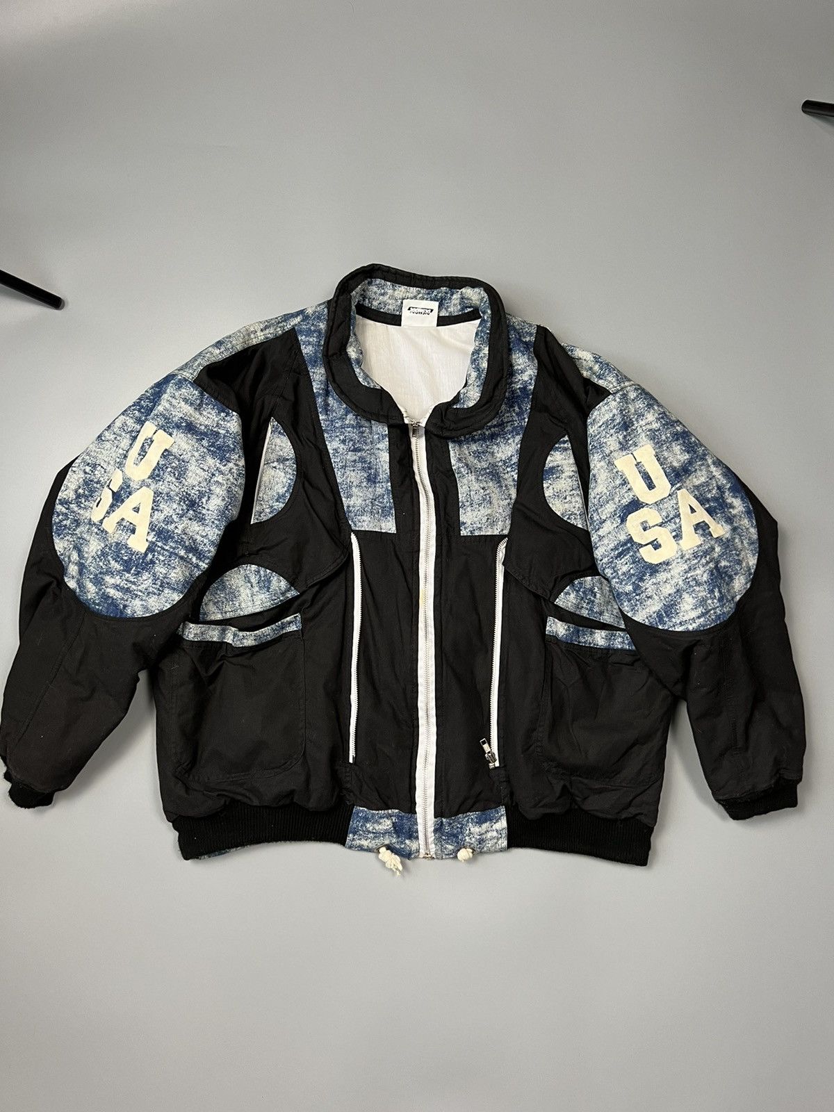 image of L A Lakers x Vintage 80's Dismode L.a. Lakers Nba Usa Bomber Jacket Size ~M in Black, Men's