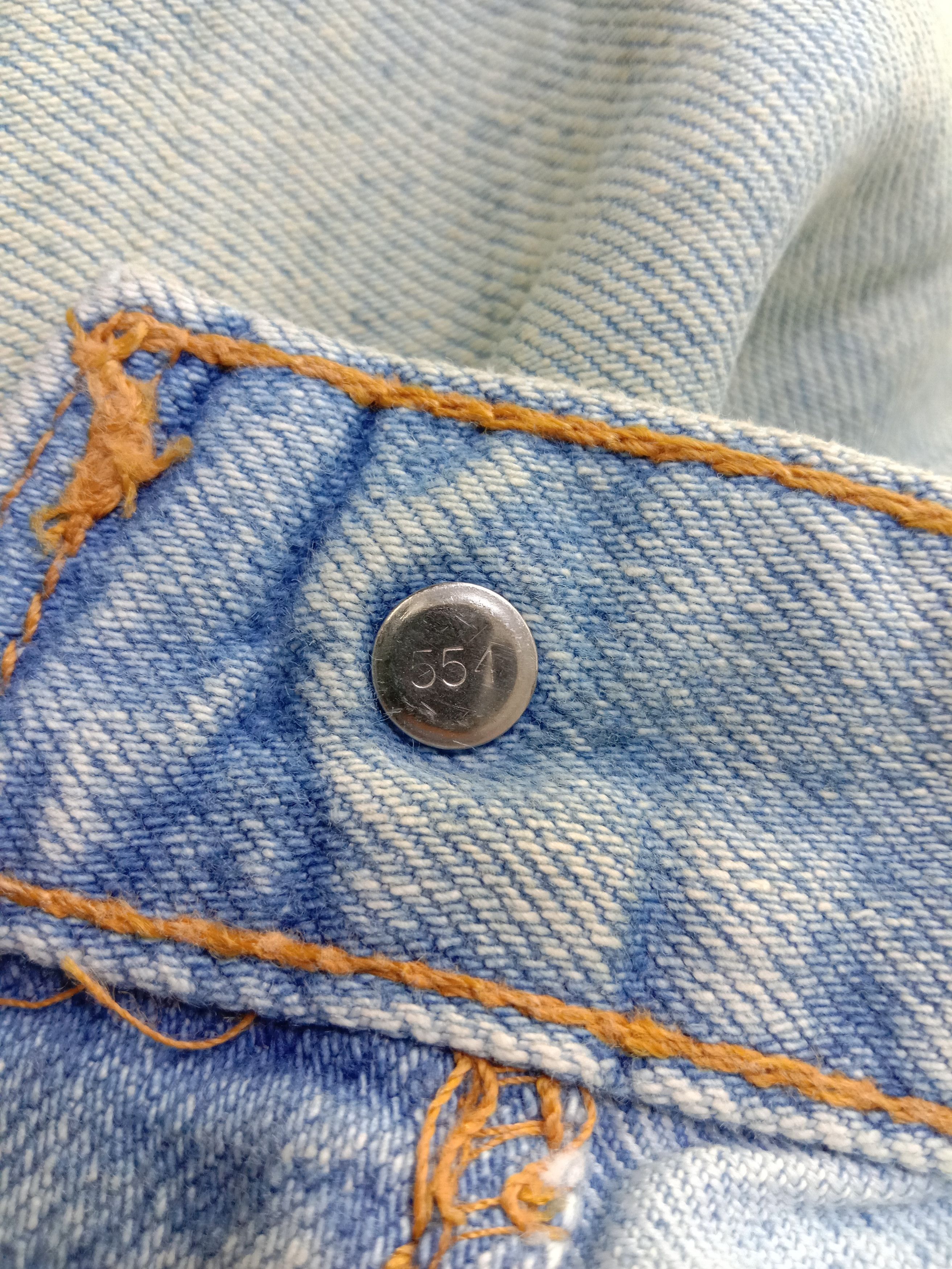 Levi's Vintage 90s Levi's 540 Jeans Light Wash Relaxed Fit Denim Size US 39 - 10 Thumbnail