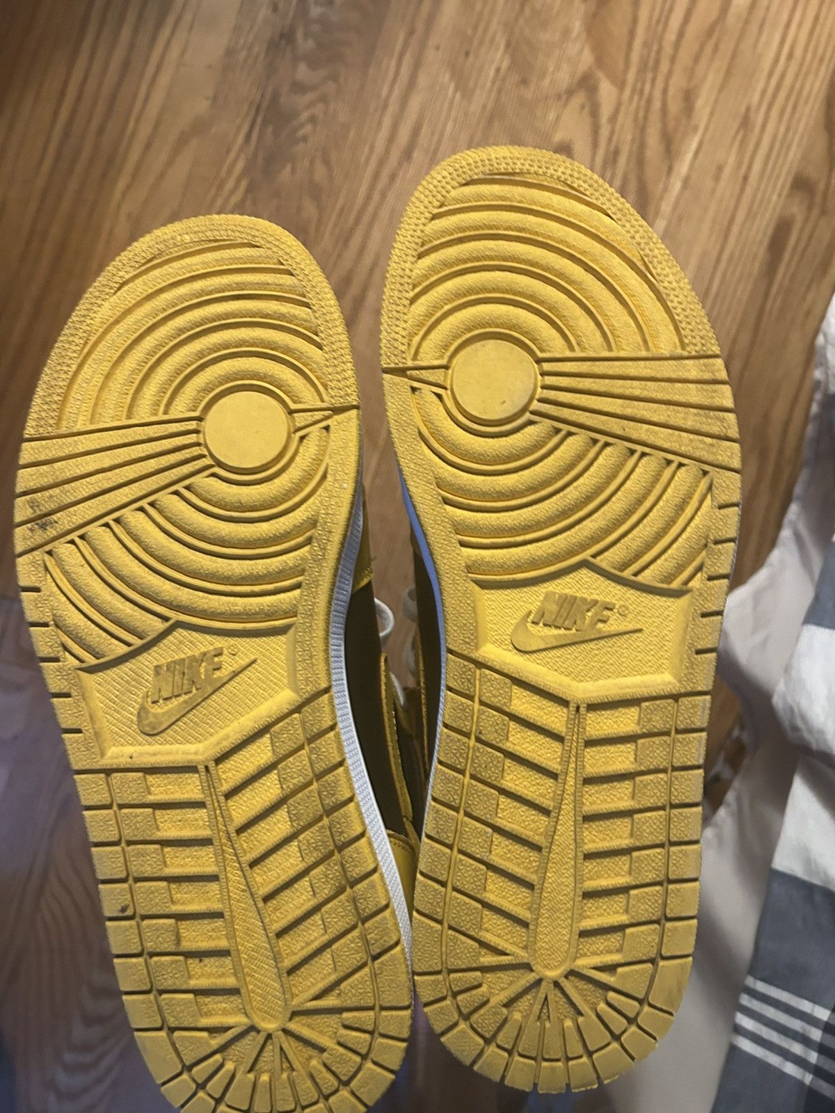 Jordan Brand Jordan 1 High Pollen Size 11 Size US 11 / EU 44 - 5 Thumbnail