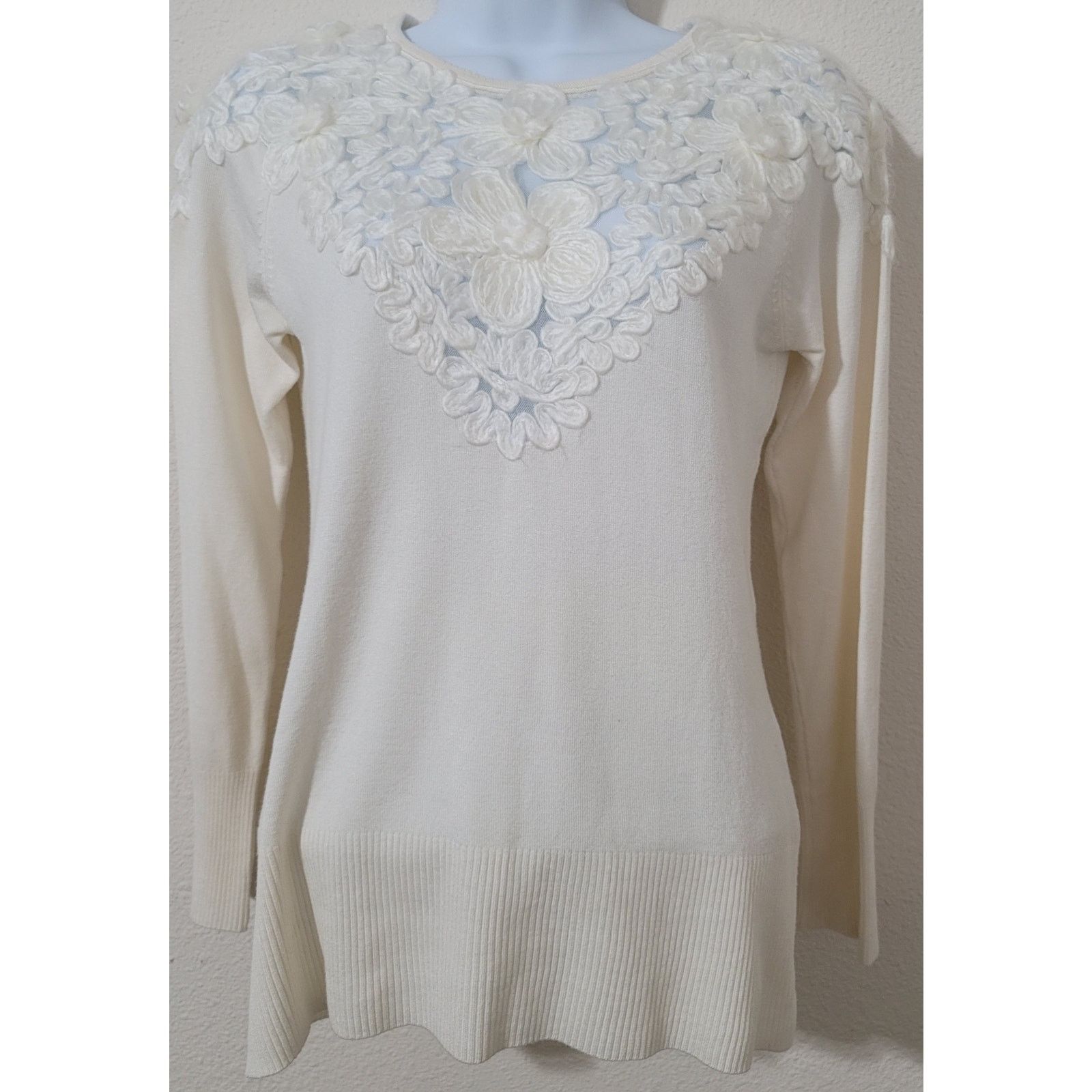Other Laseine Cream Soft Stitched Flowers On Bodice Sweater Small Size S / US 4 / IT 40 - 1 Thumbnail