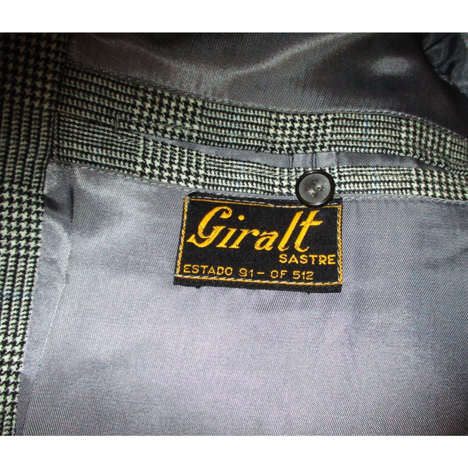 Vintage GIRALT Suit Gray 2 Piece Mens Size 38 Short 33W 30L Wool Classic 2 Piece Business Dress Cardigan? Size US 38 / EU 54 - 7 Thumbnail