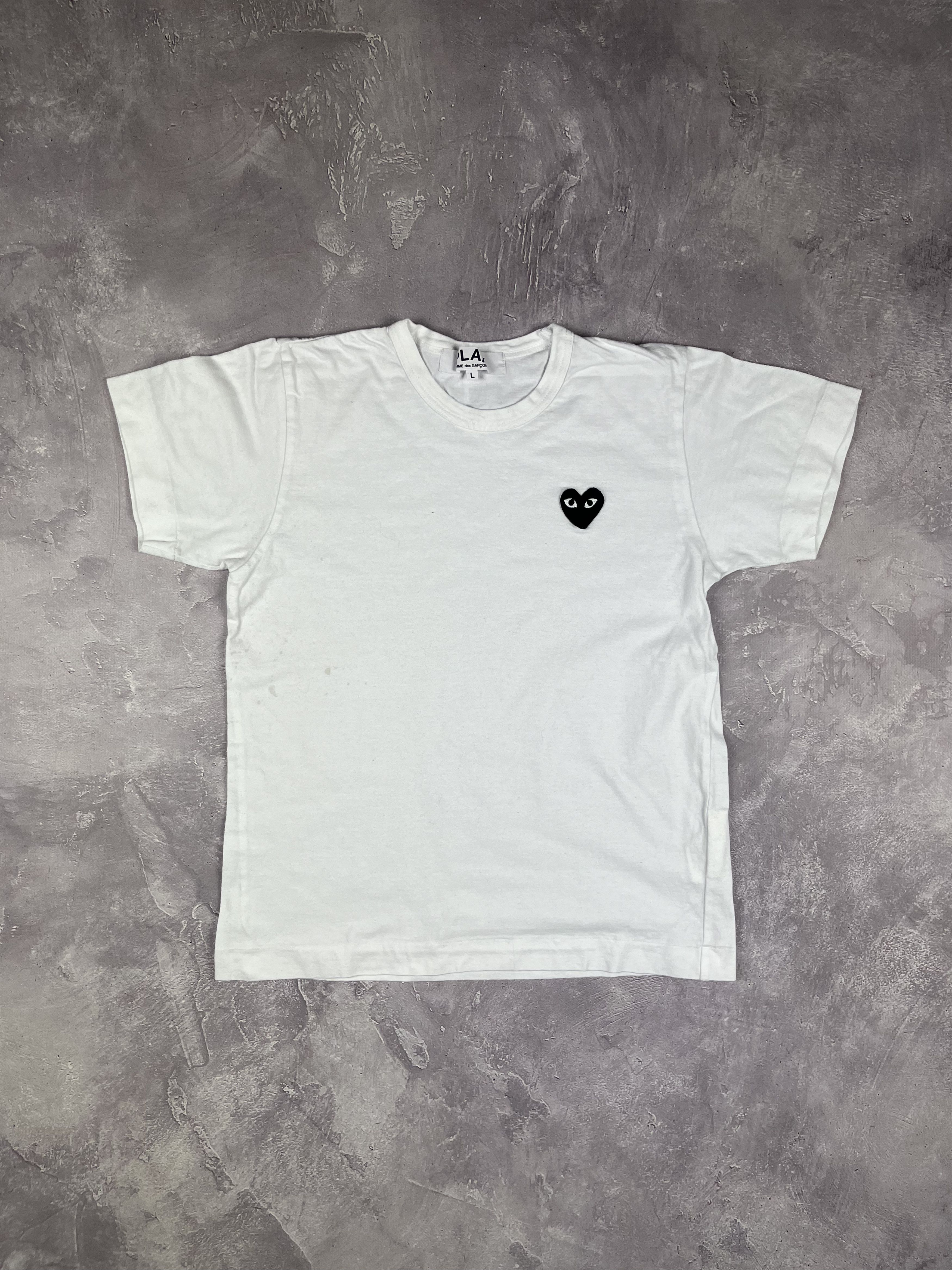 Comme des Garcons PLAY Comme Des Garcons Play T shirt White Top Short Sleeve Size L / US 10 / IT 46 - 1 Thumbnail