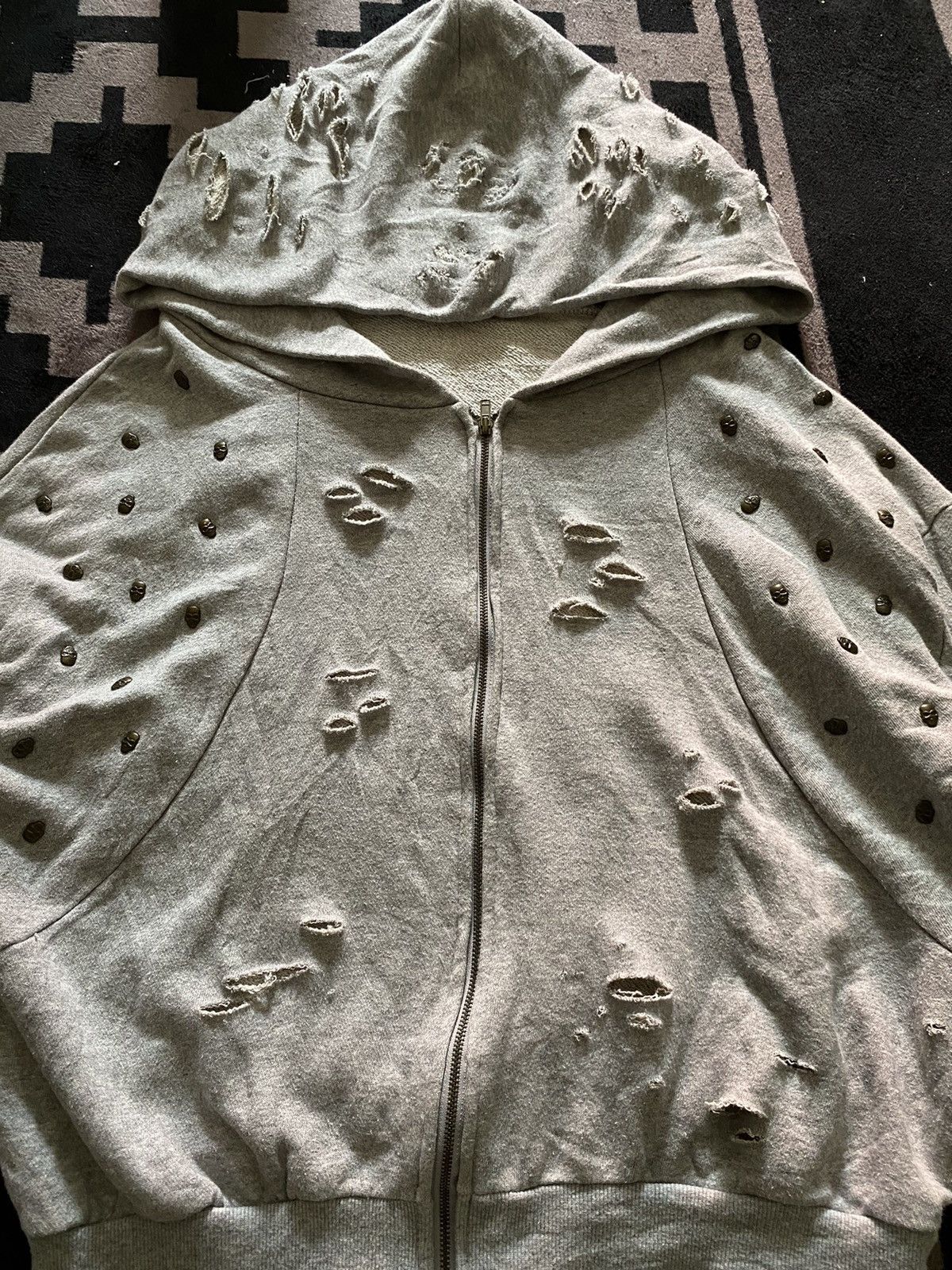 If Six Was Nine × Japanese Brand × Le Grande Bleu (L.G.B.) Unknwn distressed studed skull hoodie Size US M / EU 48-50 / 2 - 3 Thumbnail
