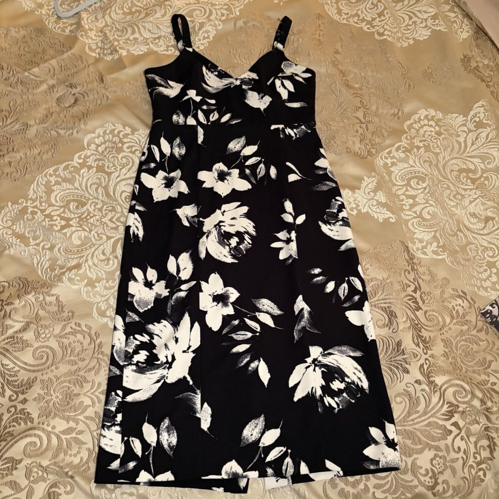 Other Ivanka Trump Scuba Crepe Floral Hardware Strap Sheath Dress Size M / US 6-8 / IT 42-44 - 5 Thumbnail