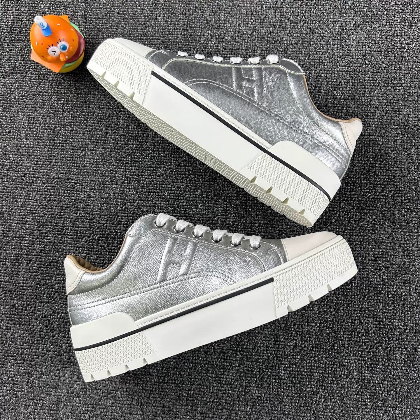 Hermes Hermes Silver Leather Sneaker 36 White Sole HB6526 Size US 5.5 / IT 35.5 - 4 Thumbnail