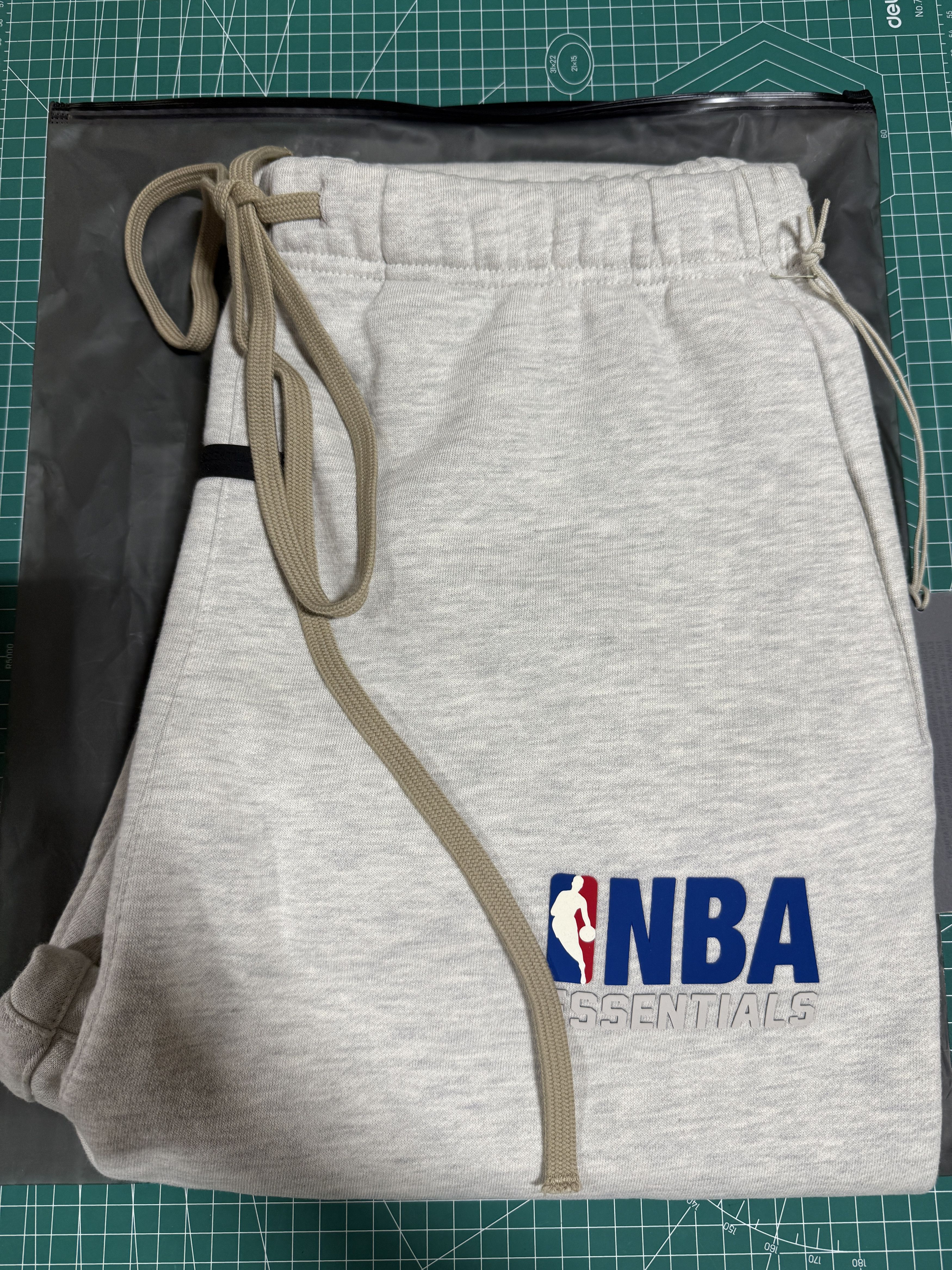 FOG Essentials NBA Relaxed Sweatpant Light Heather Size M
