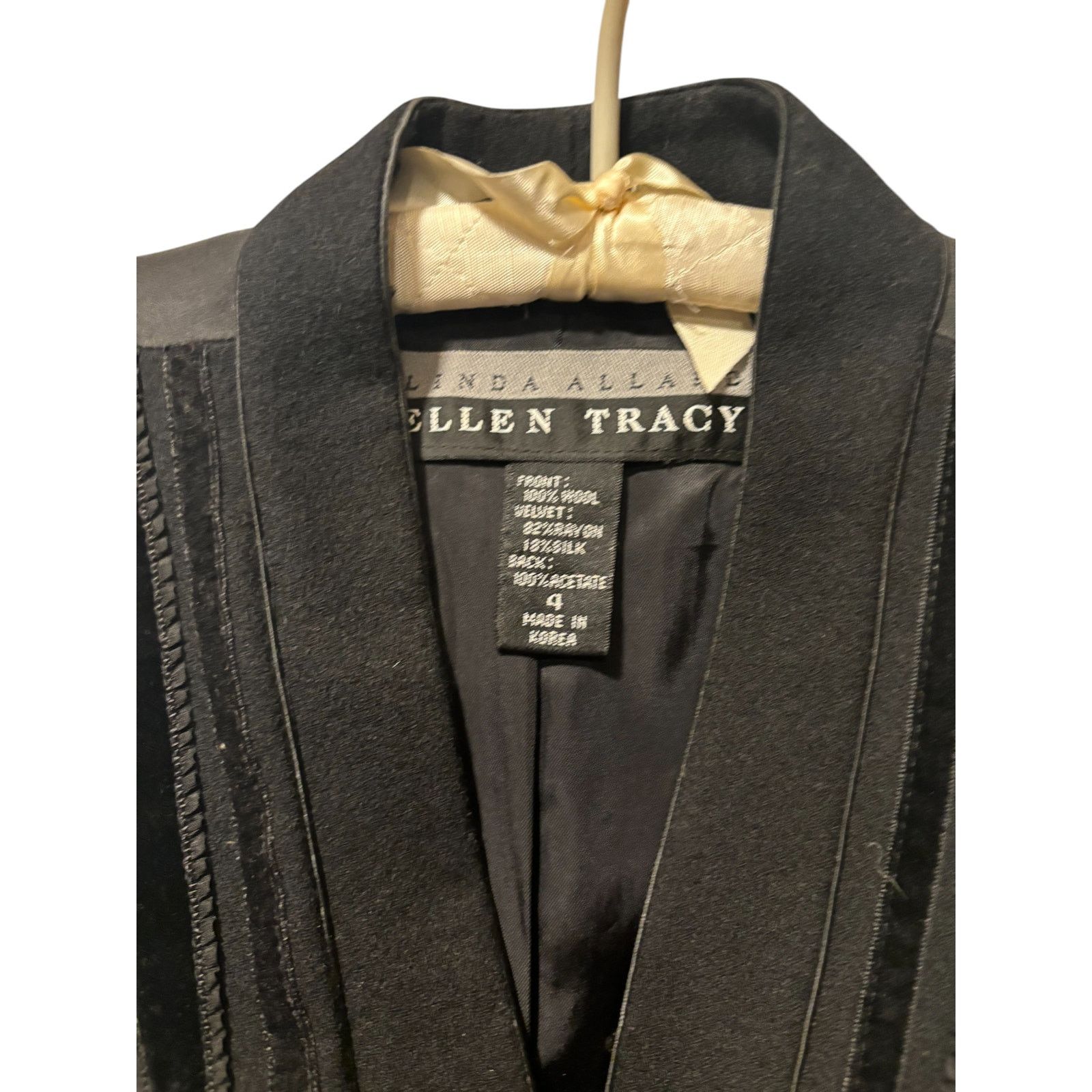 Ellen Tracy Ellen Tracy Vintage Black Velvet Tux Vest Lined 100% Wool Size S / US 4 / IT 40 - 4 Thumbnail