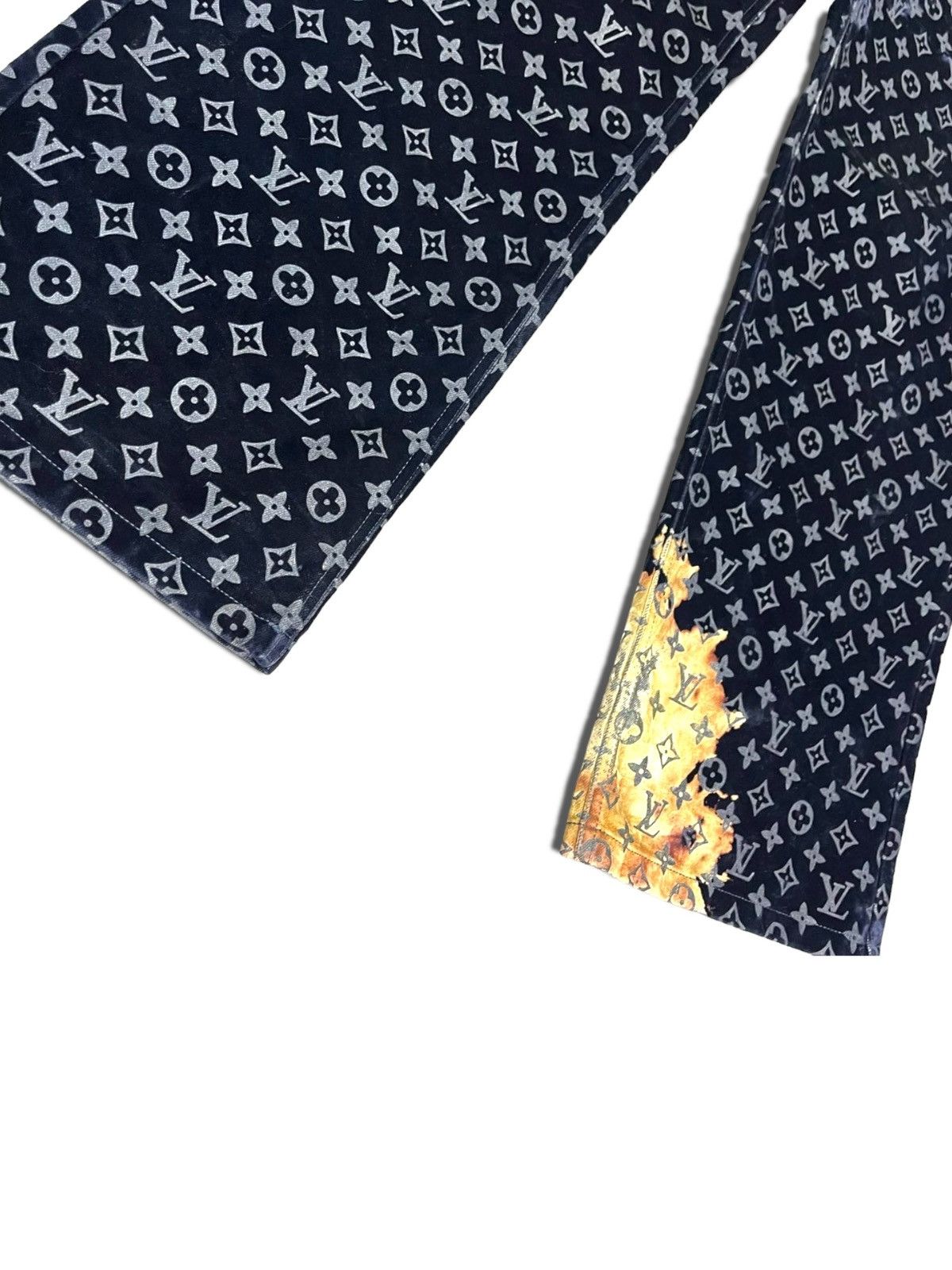 Louis Vuitton Louis Vuitton 34 Bleached Monogram Denim Jeans Size US 34 / EU 50 - 4 Thumbnail