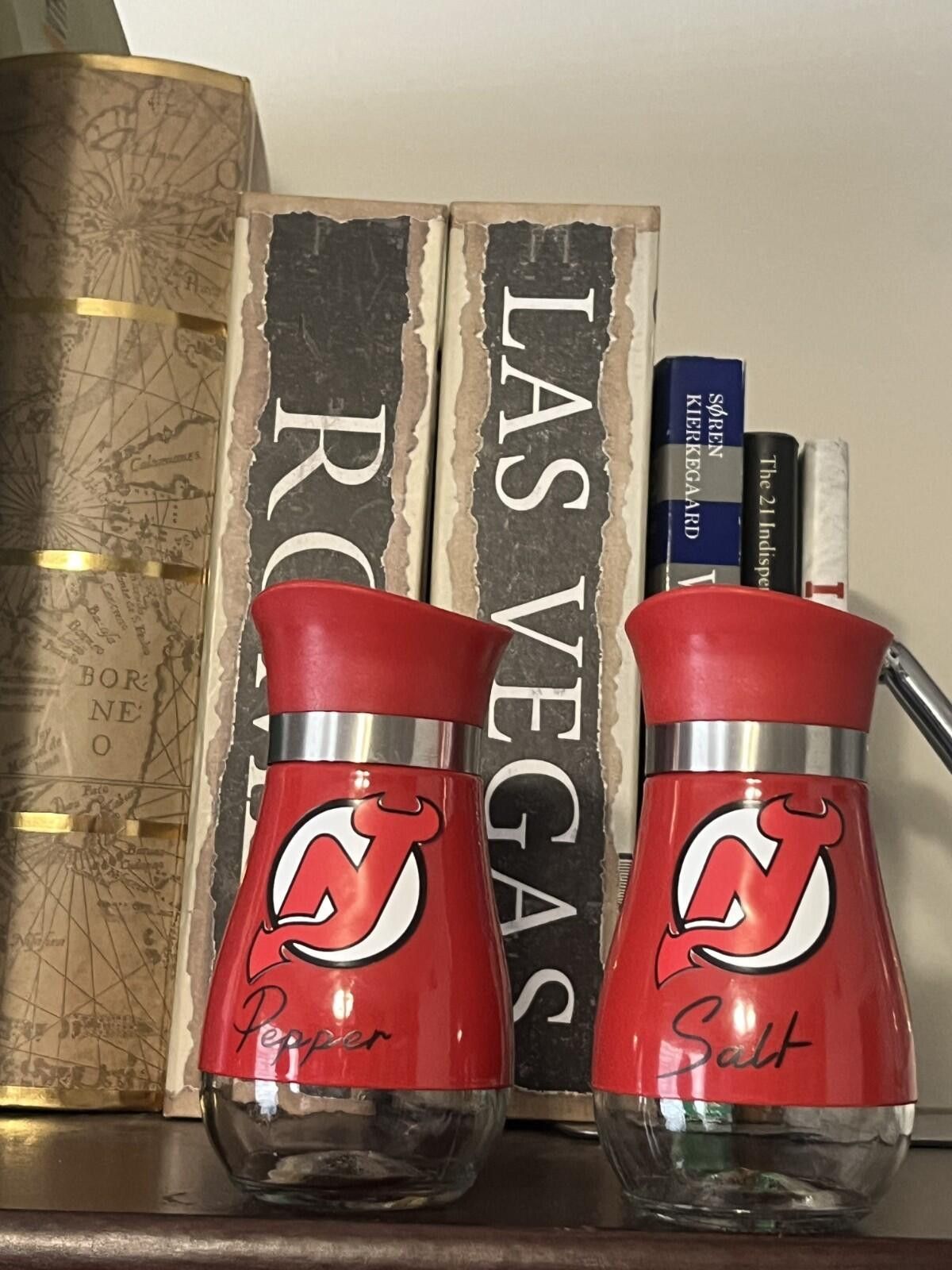 The Unbranded Brand New Jersey Devils Stainless Steel Salt & Pepper Shaker Size ONE SIZE - 1 Preview