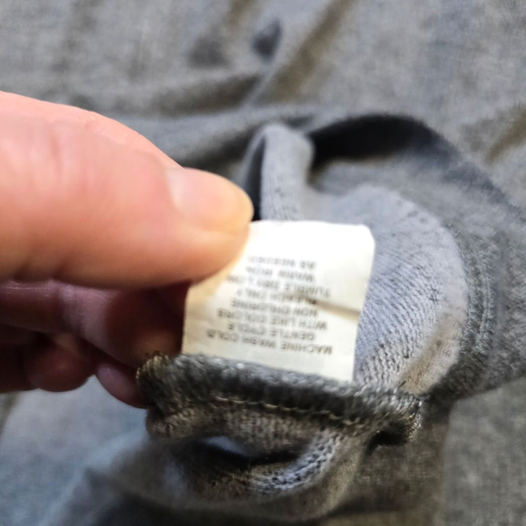johnnie-O Johnnie O Sweater Mens Size Medium Gray 1/4 Zip Long Sleeve Classic Casual Basic Pullover Regular Knit 1/4 Zip Pattern Solid Fall Winter Spring Mens Size US M / EU 48-50 / 2 - 7 Thumbnail