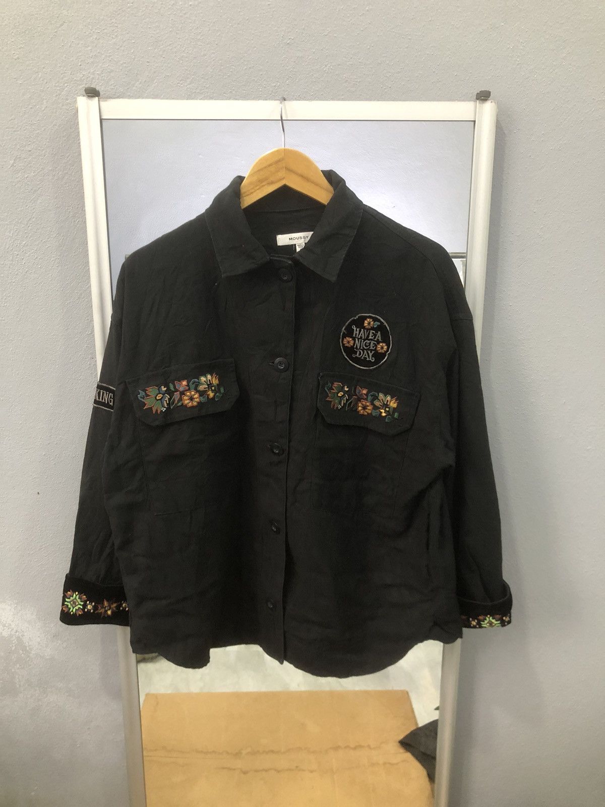 MOUSSY Moussy Black Embroidered Button Up Shirt Size US S / EU 44-46 / 1 - 1 Thumbnail